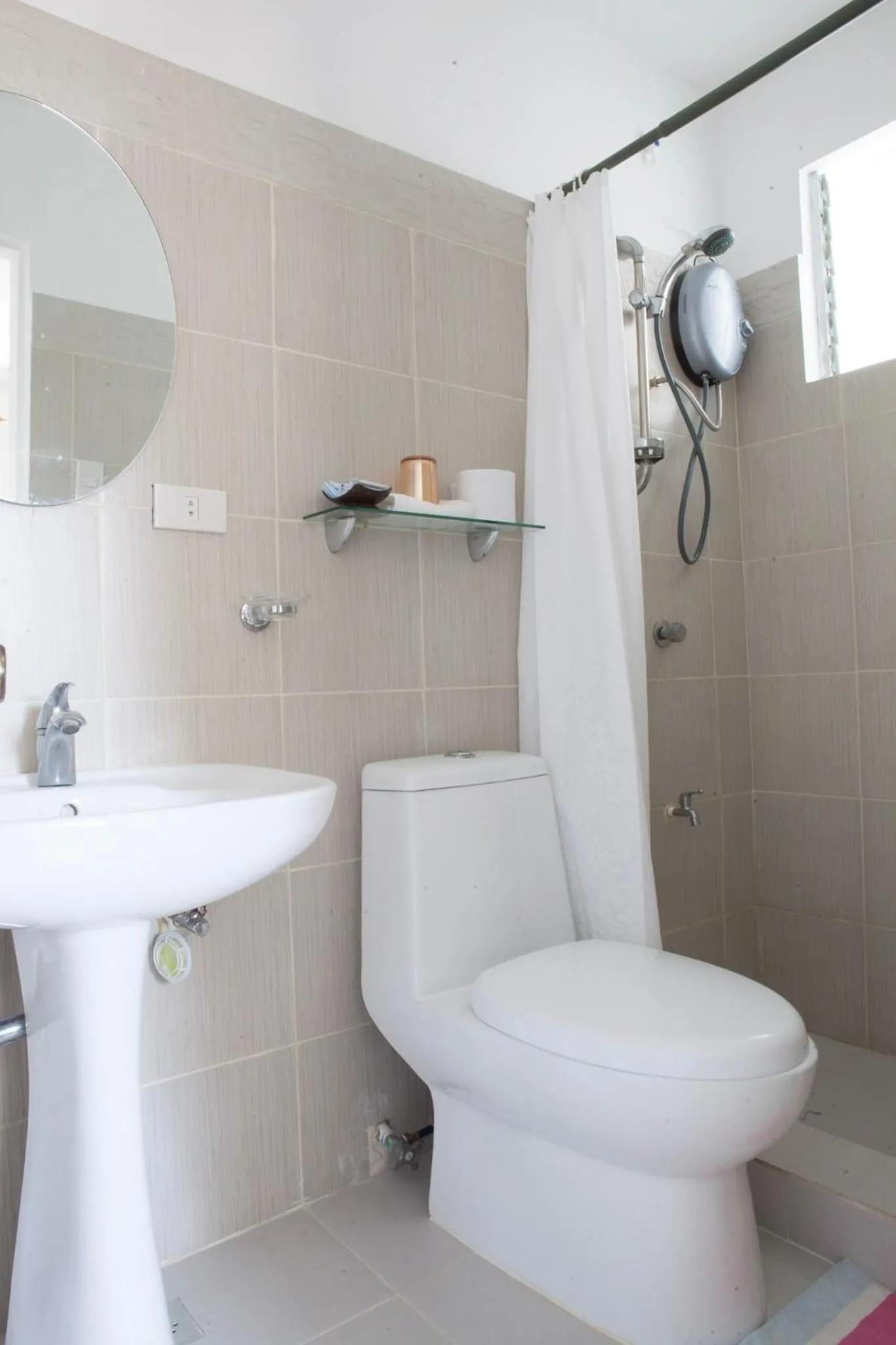 Shower in Isla Gecko Resort