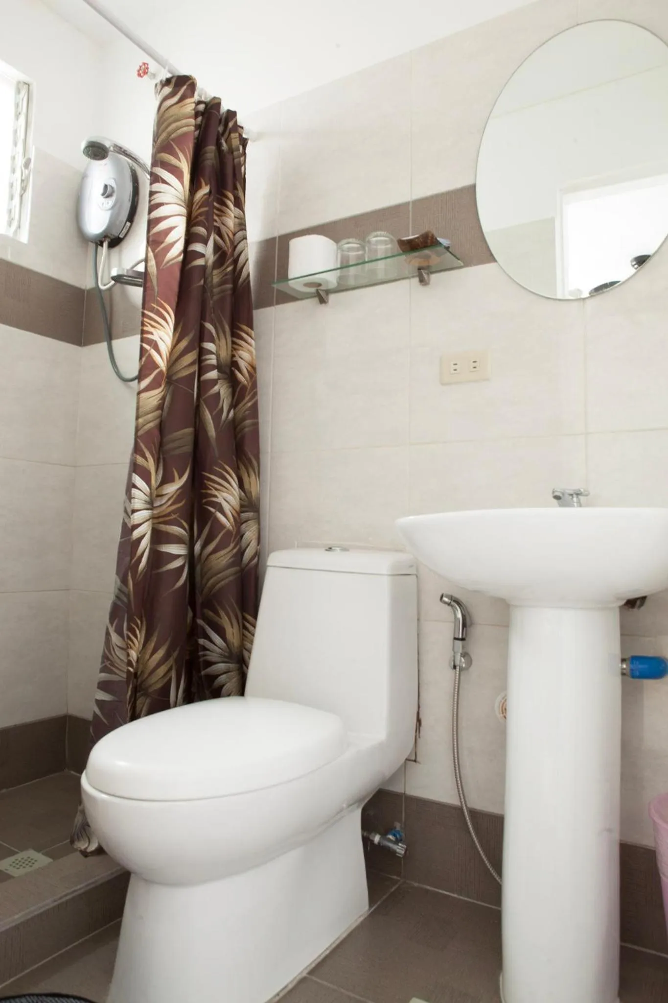 Shower in Isla Gecko Resort