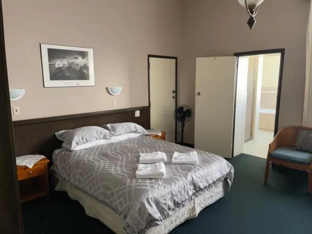 Bed in Grand Hotel - Whangarei