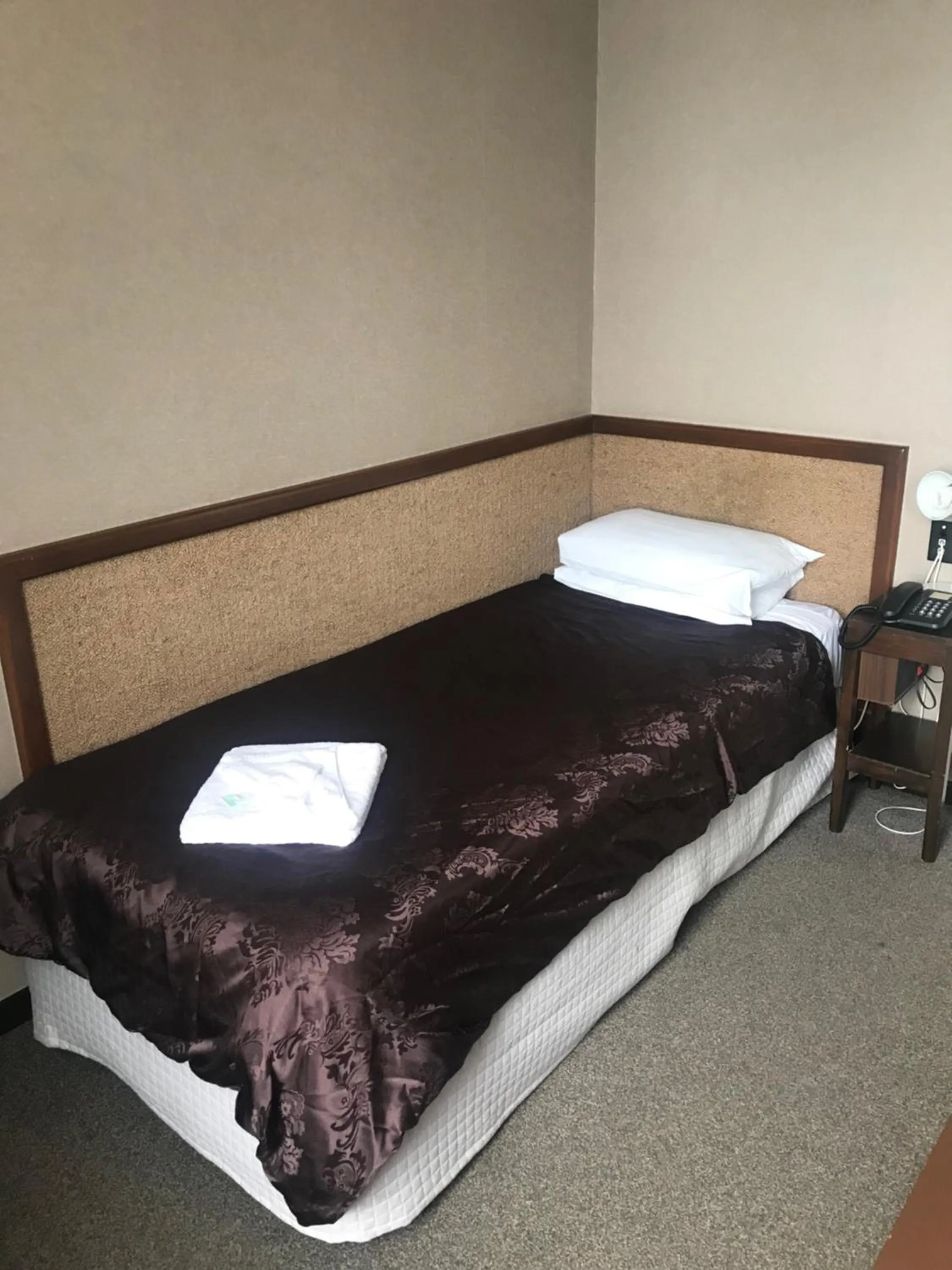 Bed in Grand Hotel - Whangarei