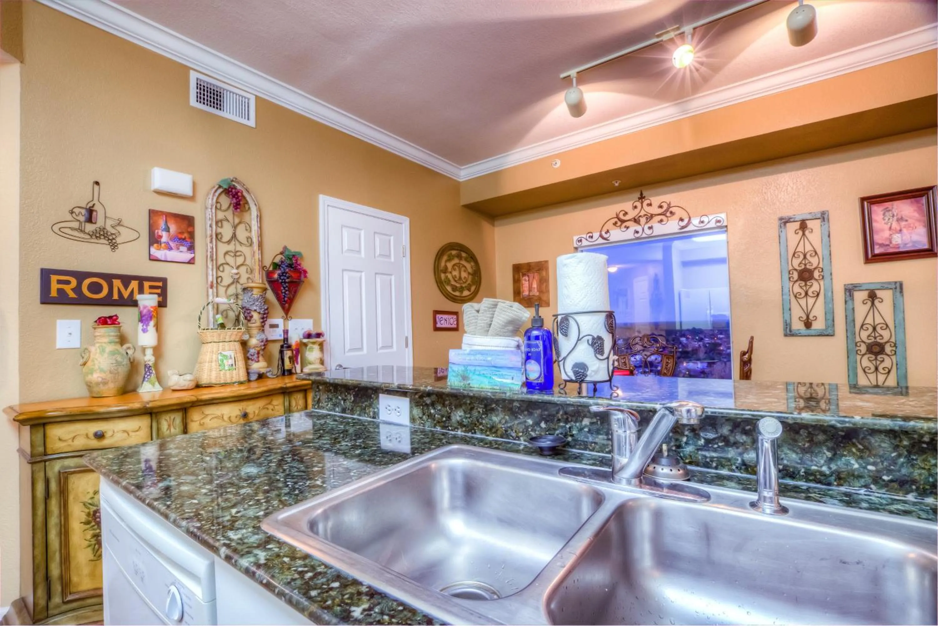 Tidewater Beach Resort 1818 By Aneliya