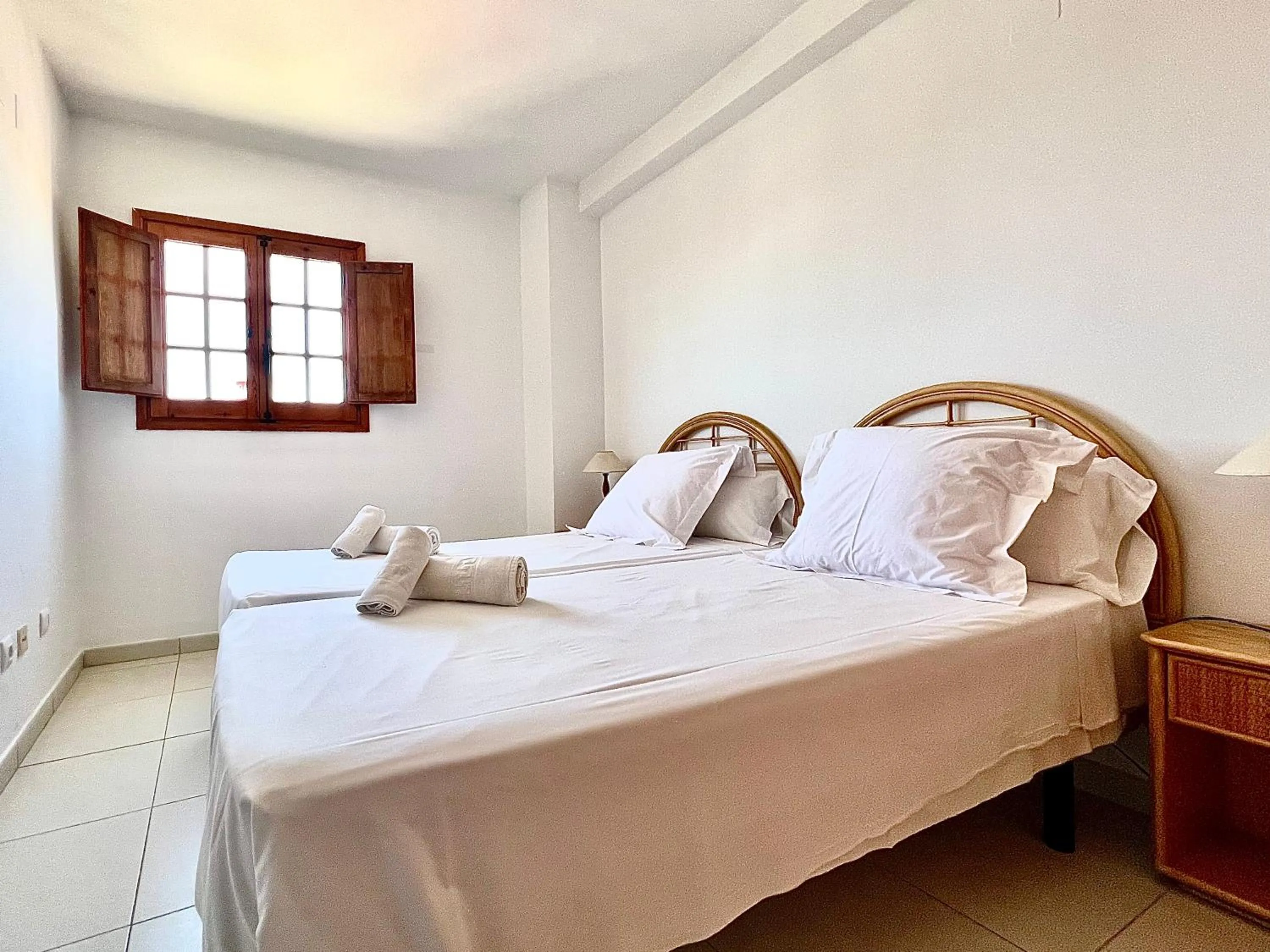 Bedroom, Bed in Sea You Apartamentos Valencia Port Saplaya