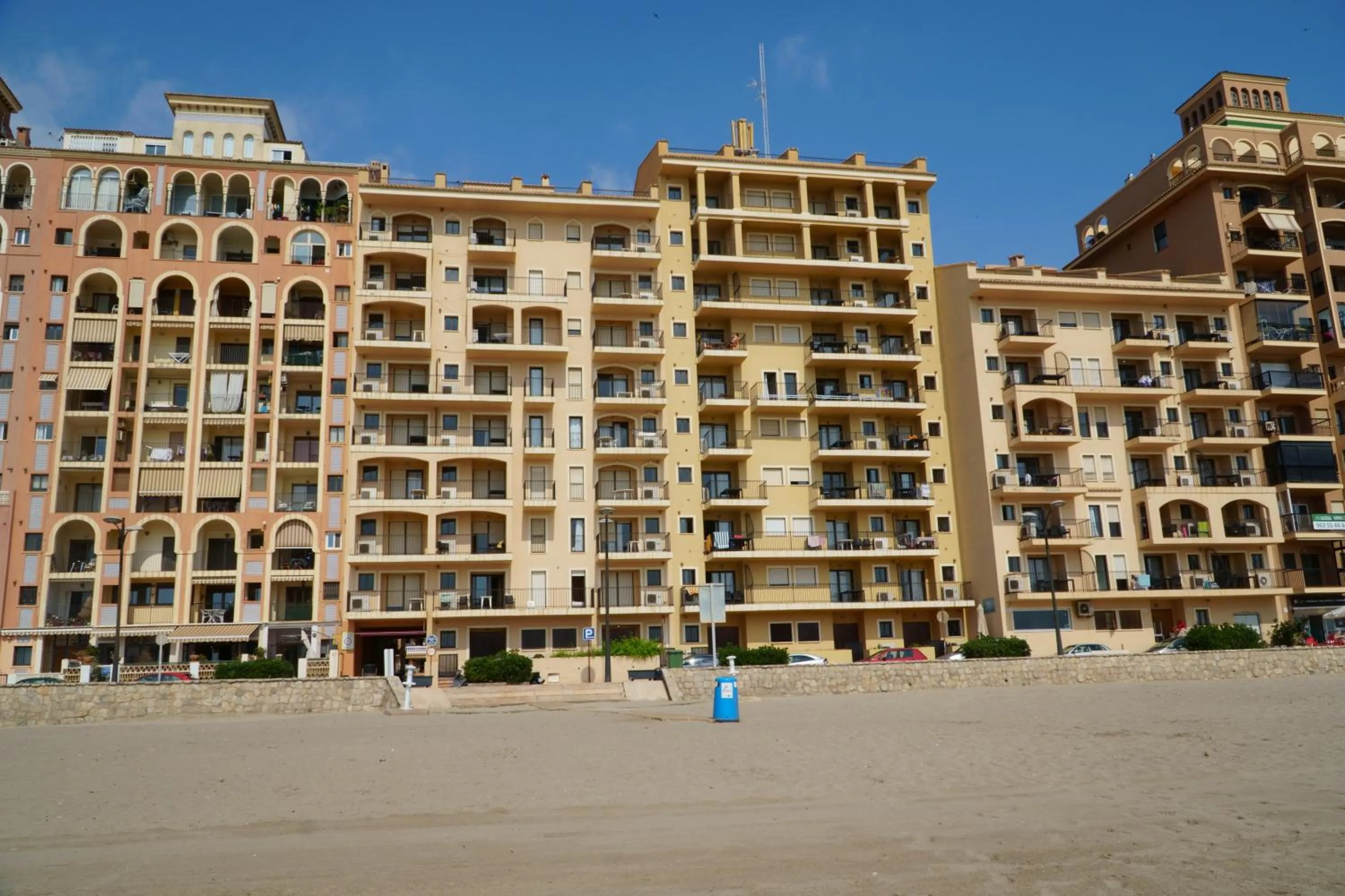 Property building in Sea You Apartamentos Valencia Port Saplaya