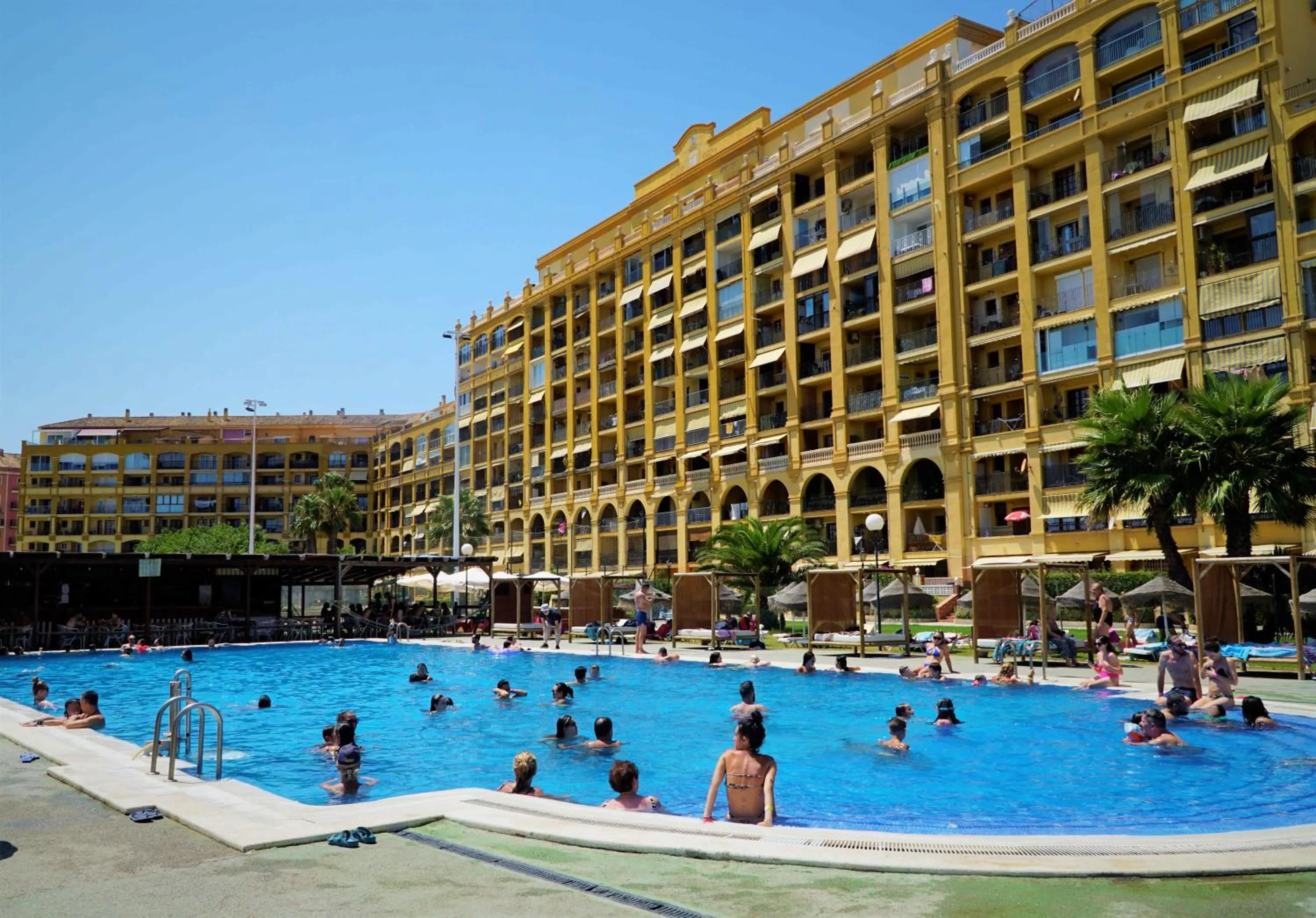 Swimming pool in Sea You Apartamentos Valencia Port Saplaya
