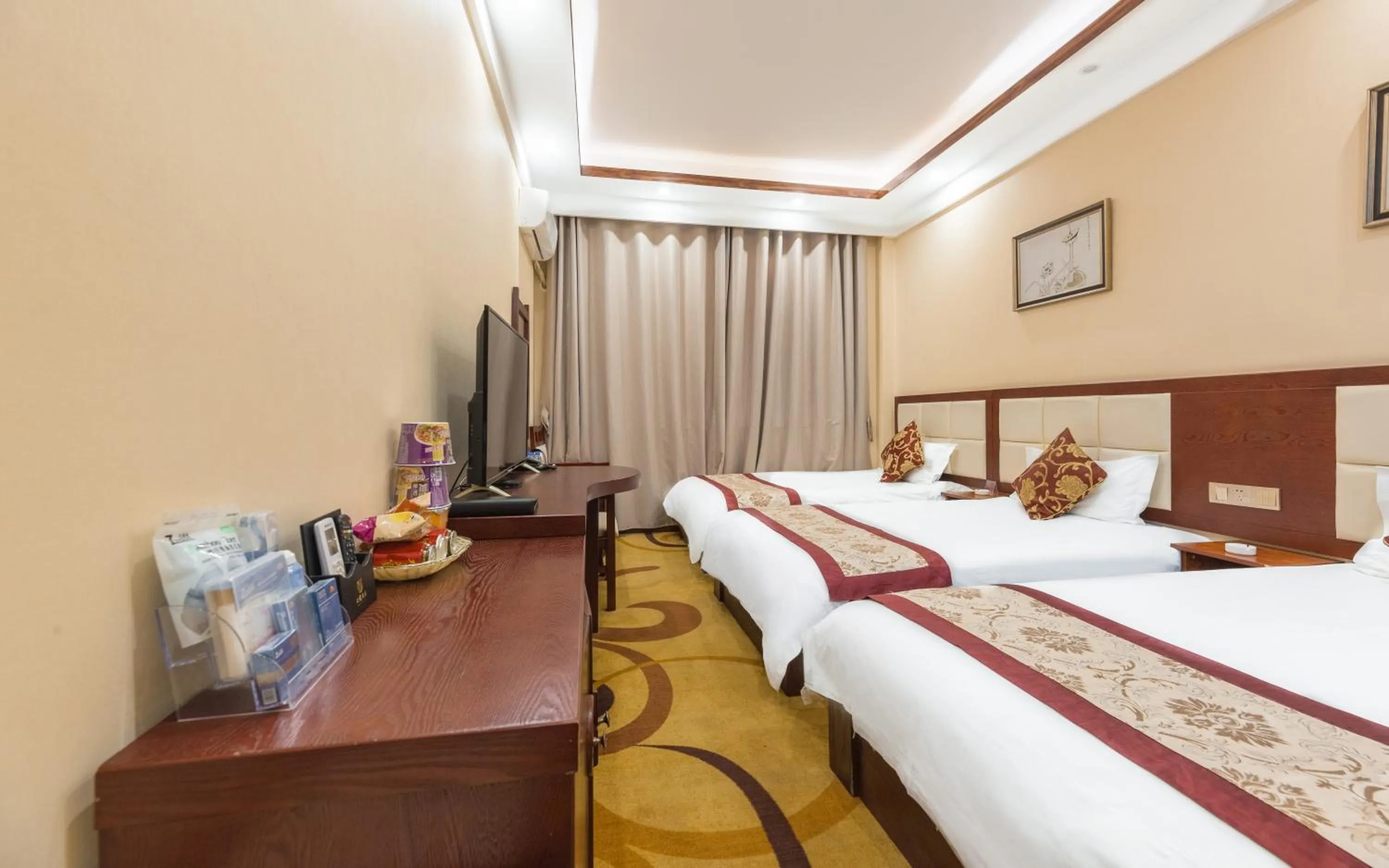 Photo of the whole room, Bed in Binchuan Shuang Long Hotel