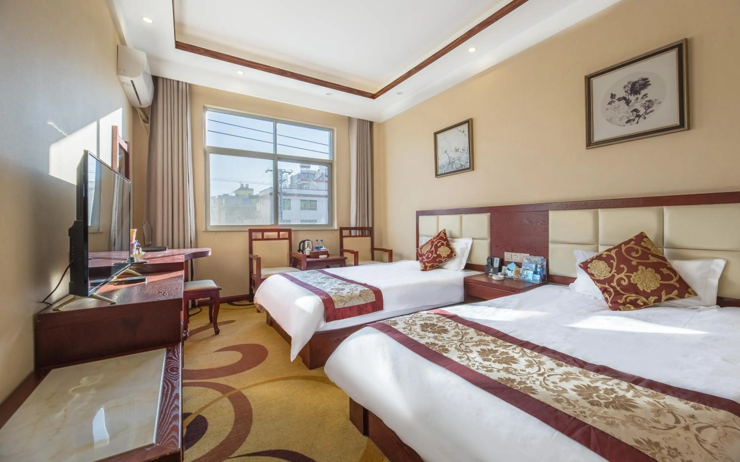 Photo of the whole room, Bed in Binchuan Shuang Long Hotel