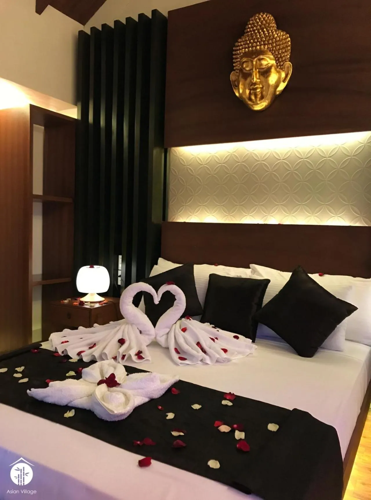 Bed in Asian Village Tagaytay