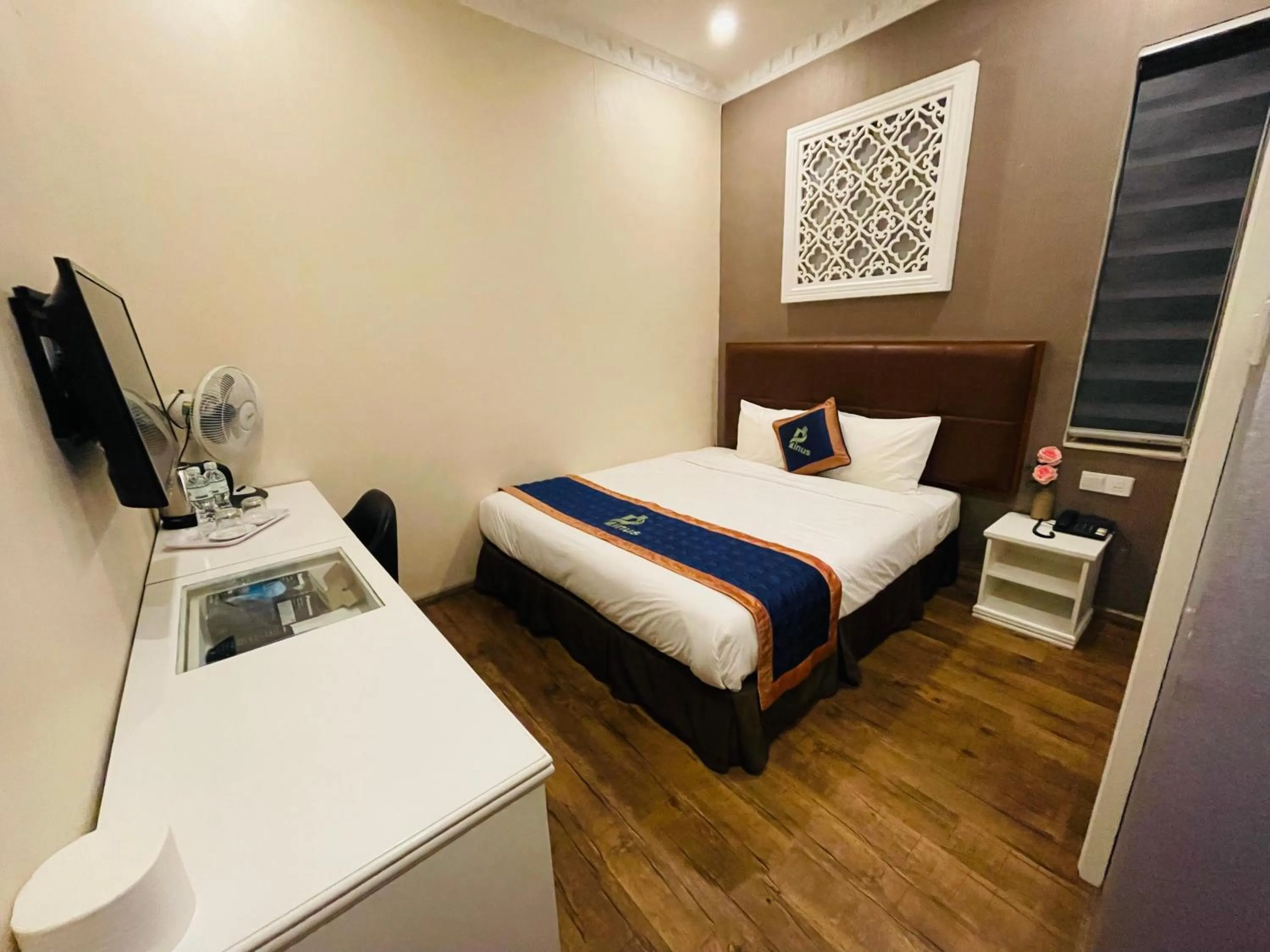 Photo of the whole room, Bed in Pinus Hotel