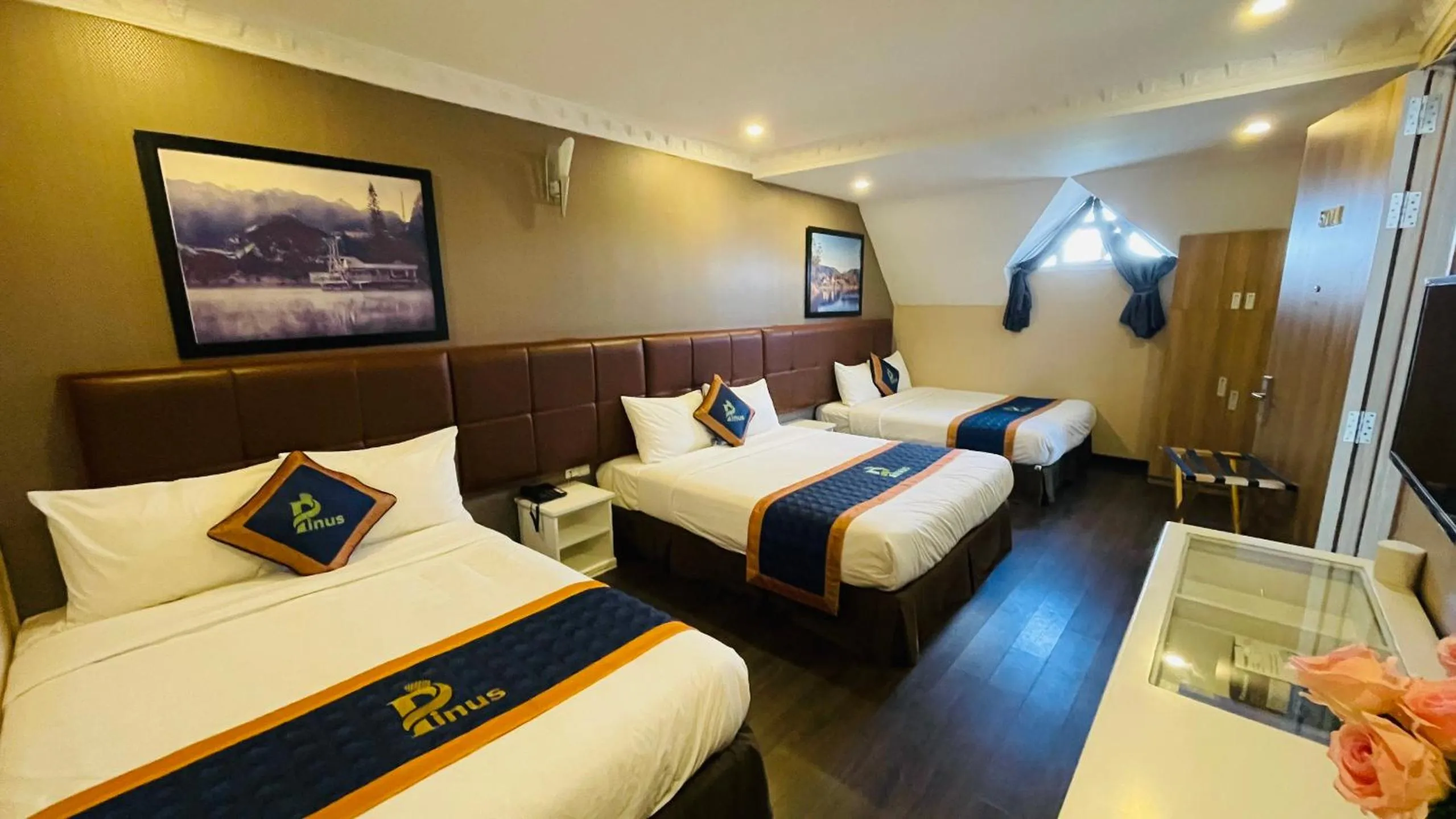 Bedroom, Bed in Pinus Hotel