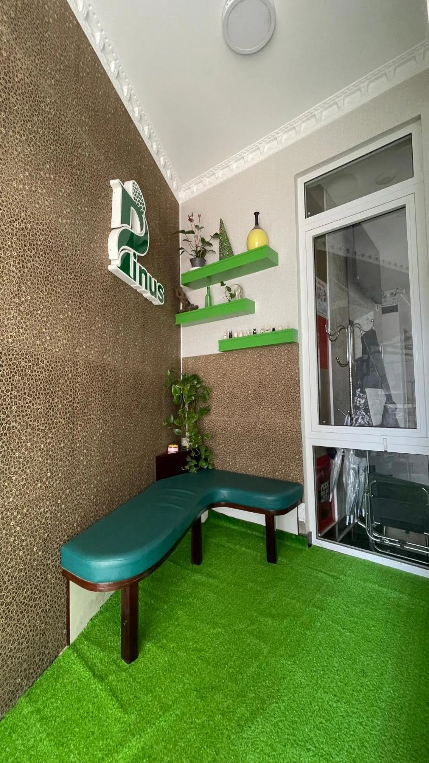 Living room in Pinus Hotel