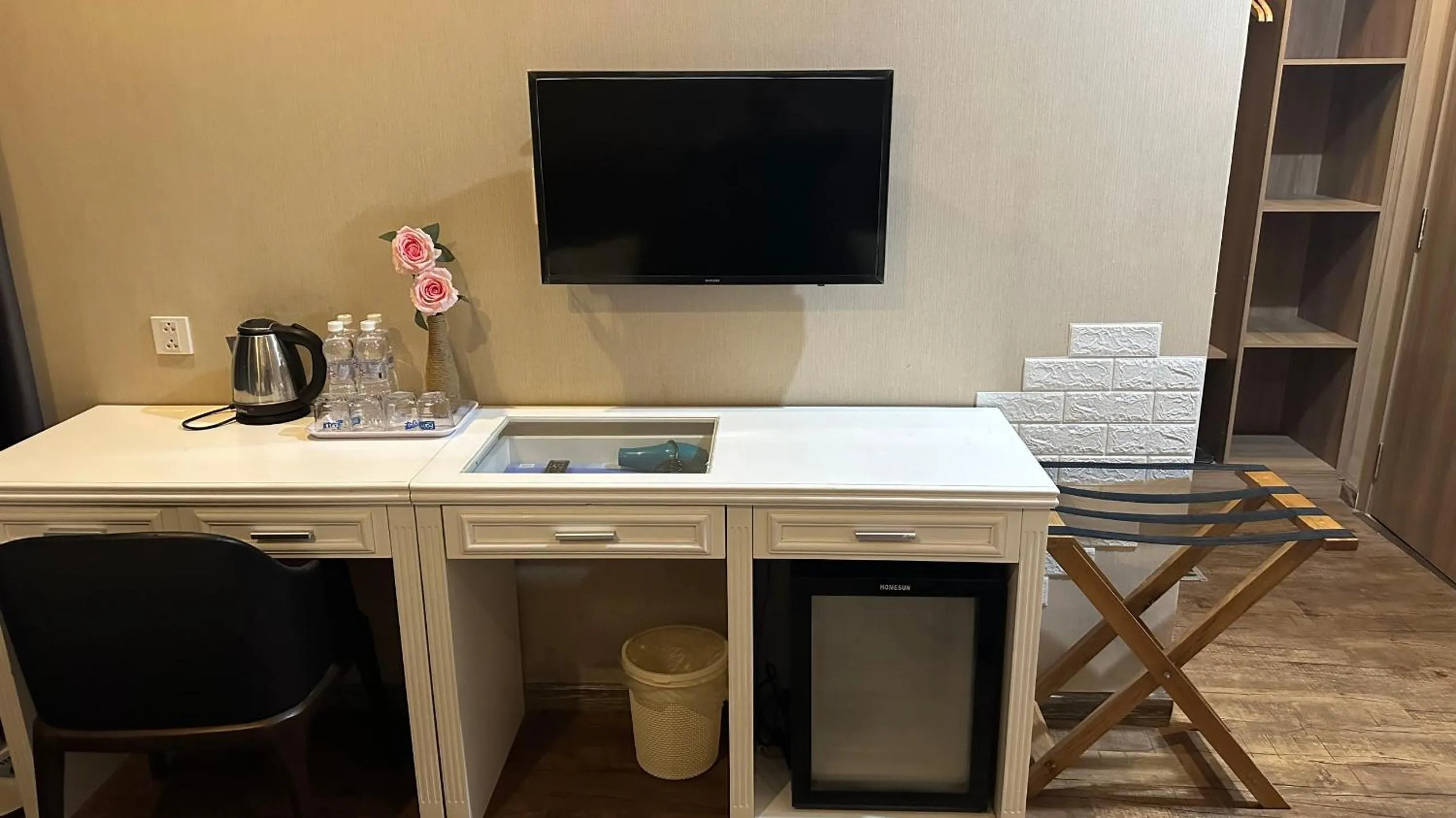 TV and multimedia in Pinus Hotel