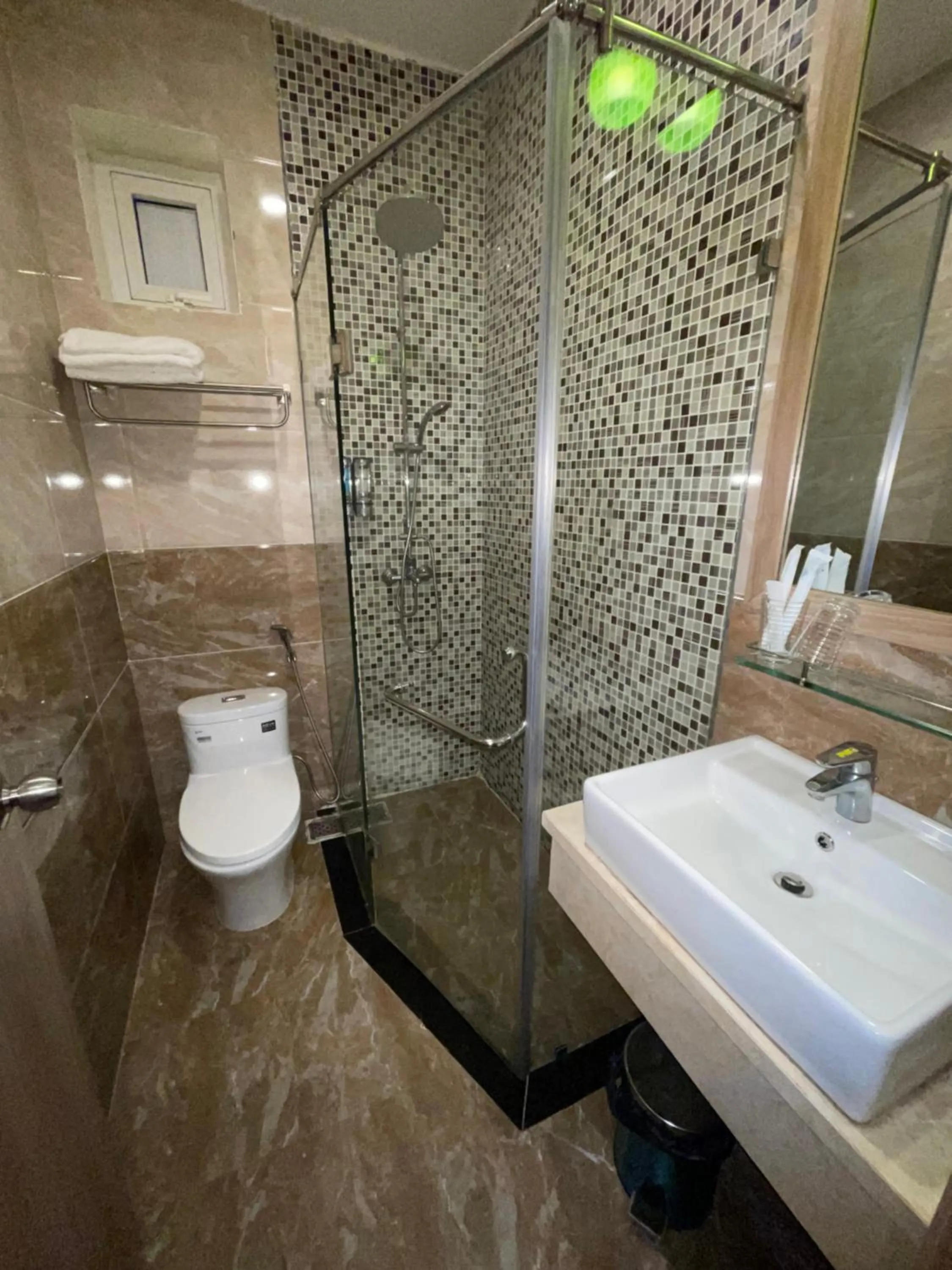 Shower in Pinus Hotel