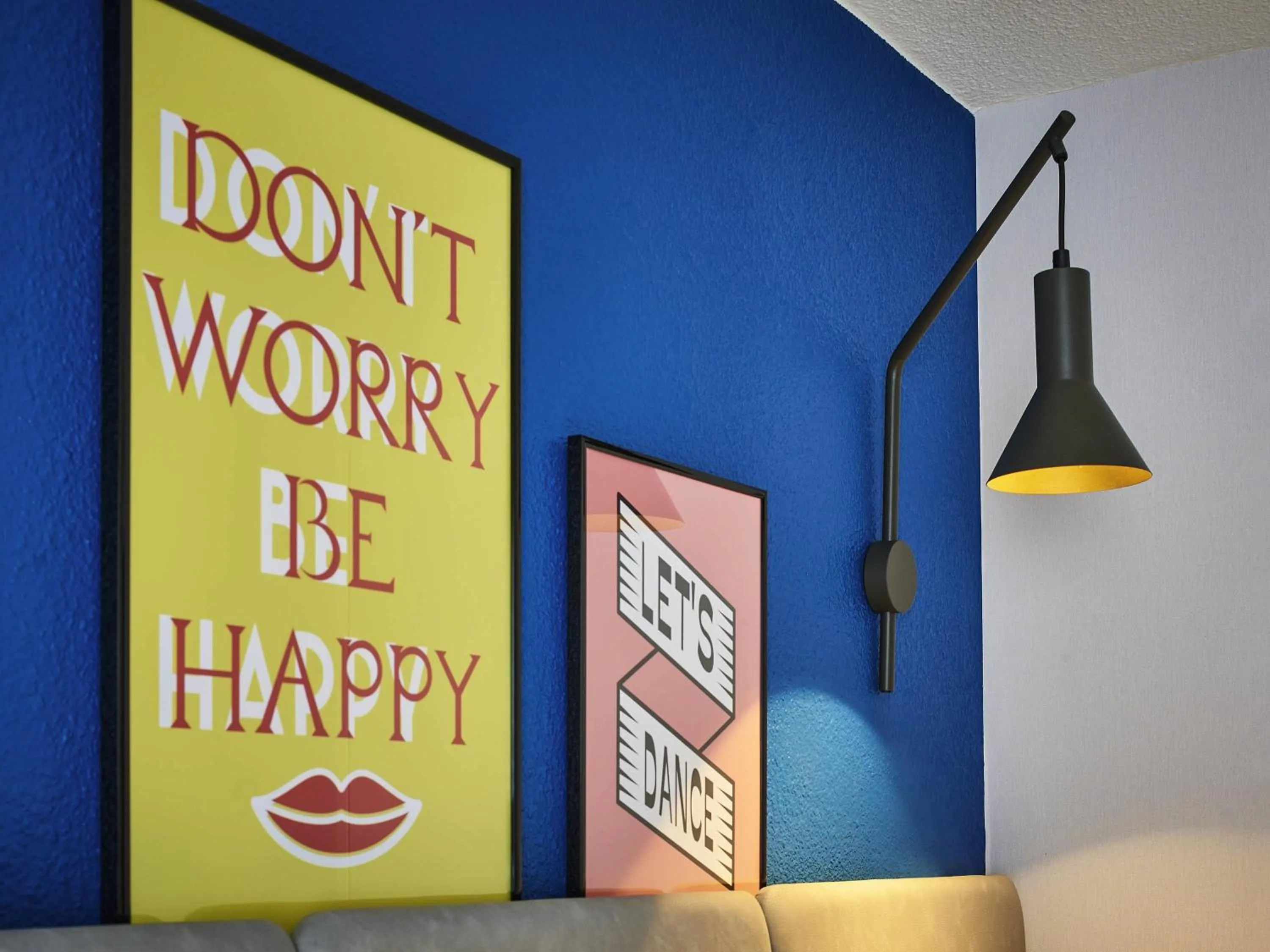 Bedroom in ibis Douai Centre