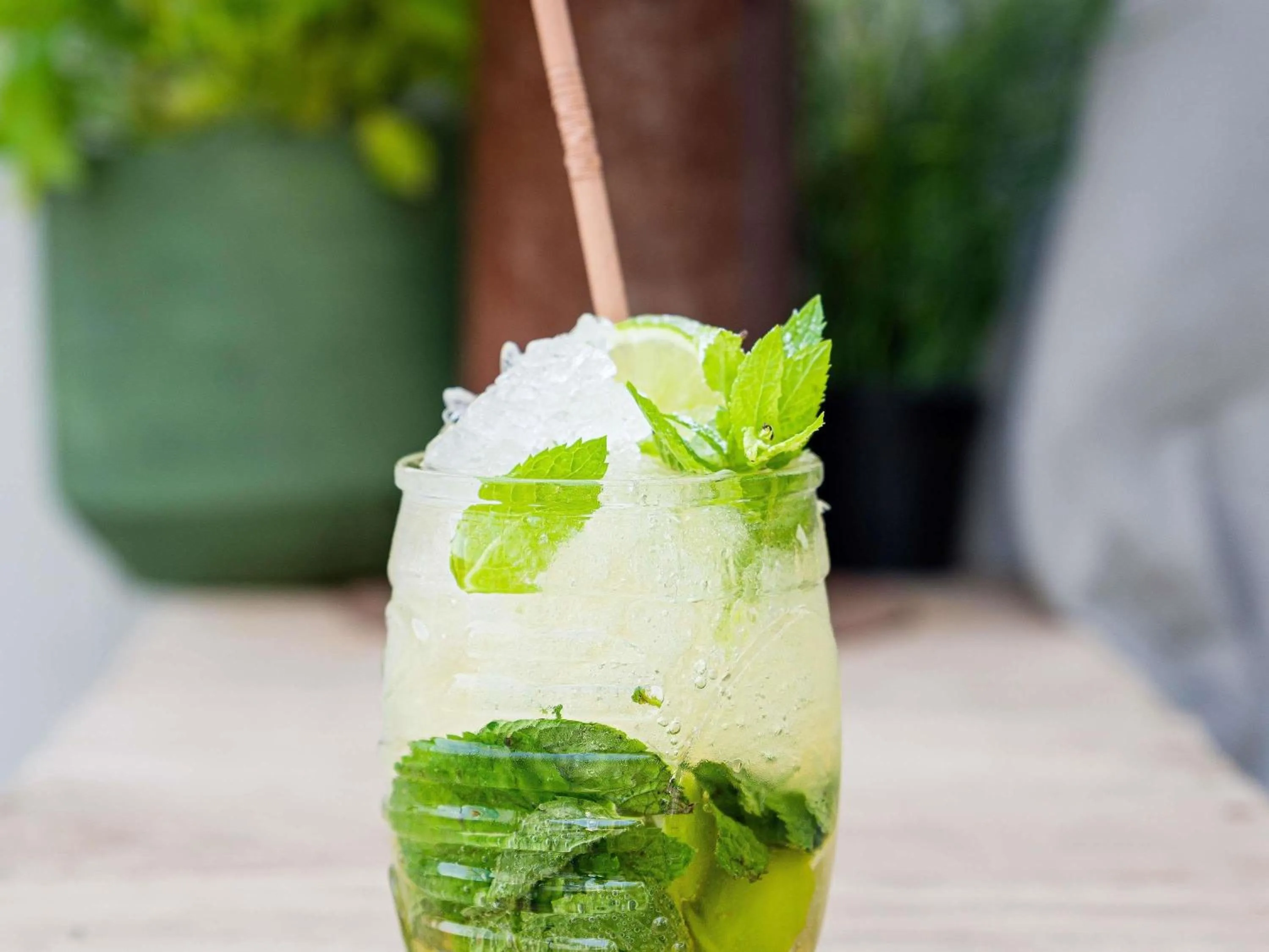 Lounge or bar in ibis Douai Centre