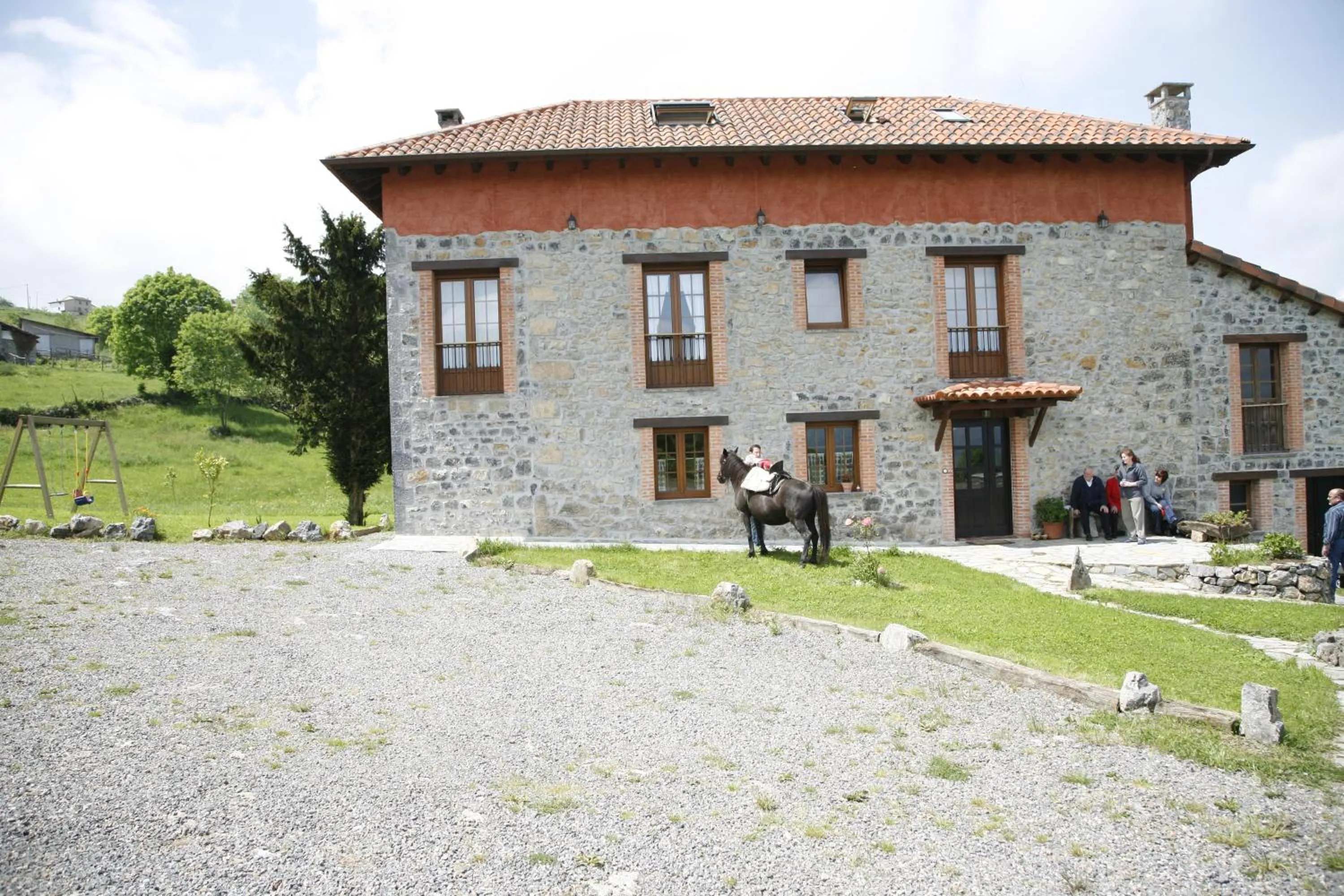 Facade/entrance in El Conventu del Asturcon