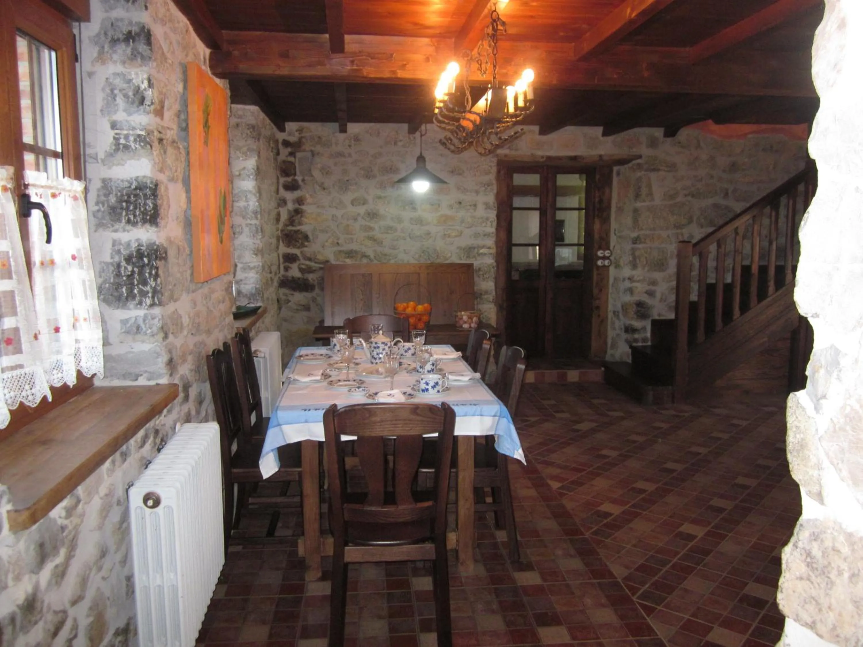 Lounge or bar in El Conventu del Asturcon