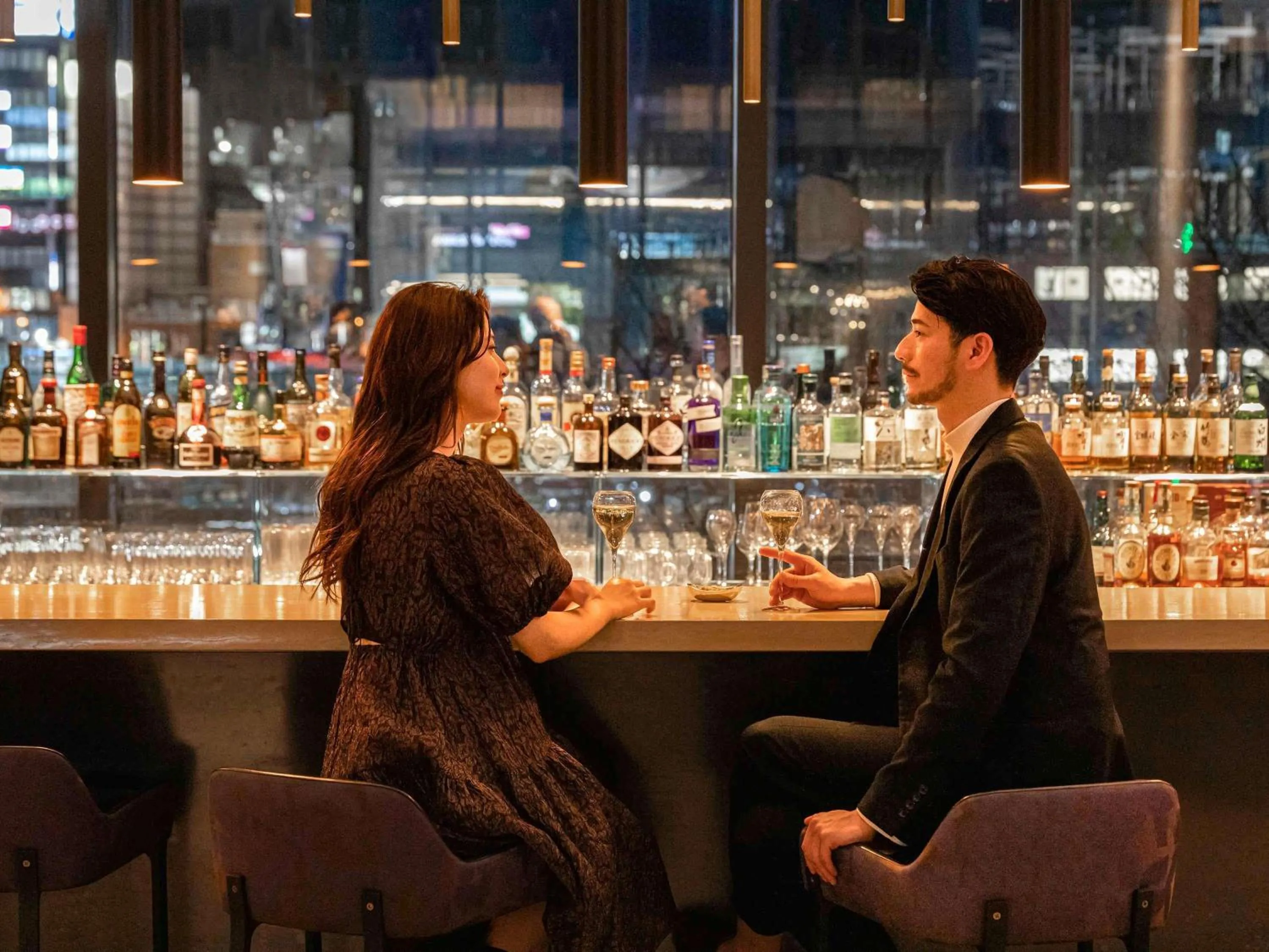 Lounge or bar in Pullman Tokyo Tamachi