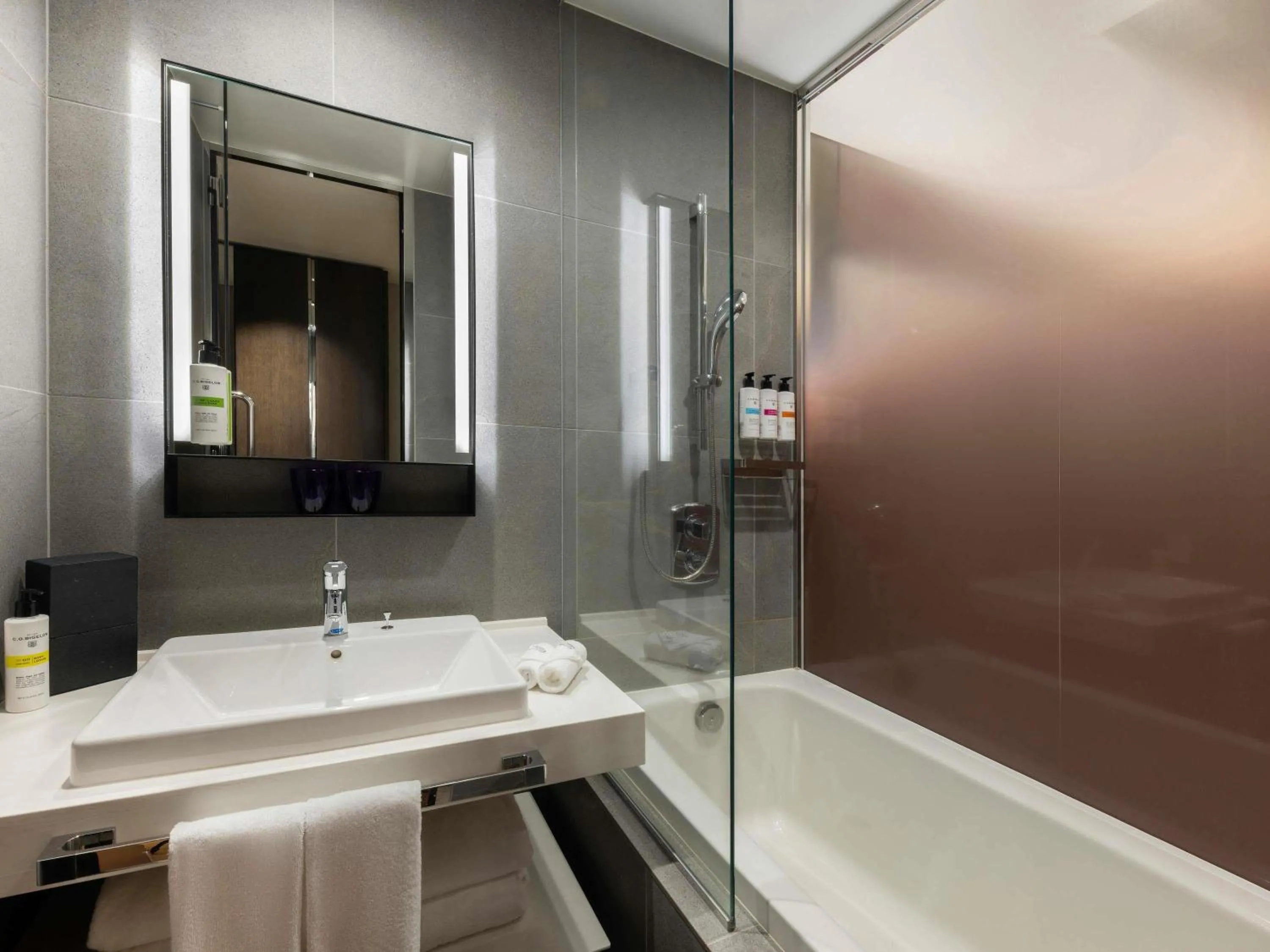 Bedroom in Pullman Tokyo Tamachi