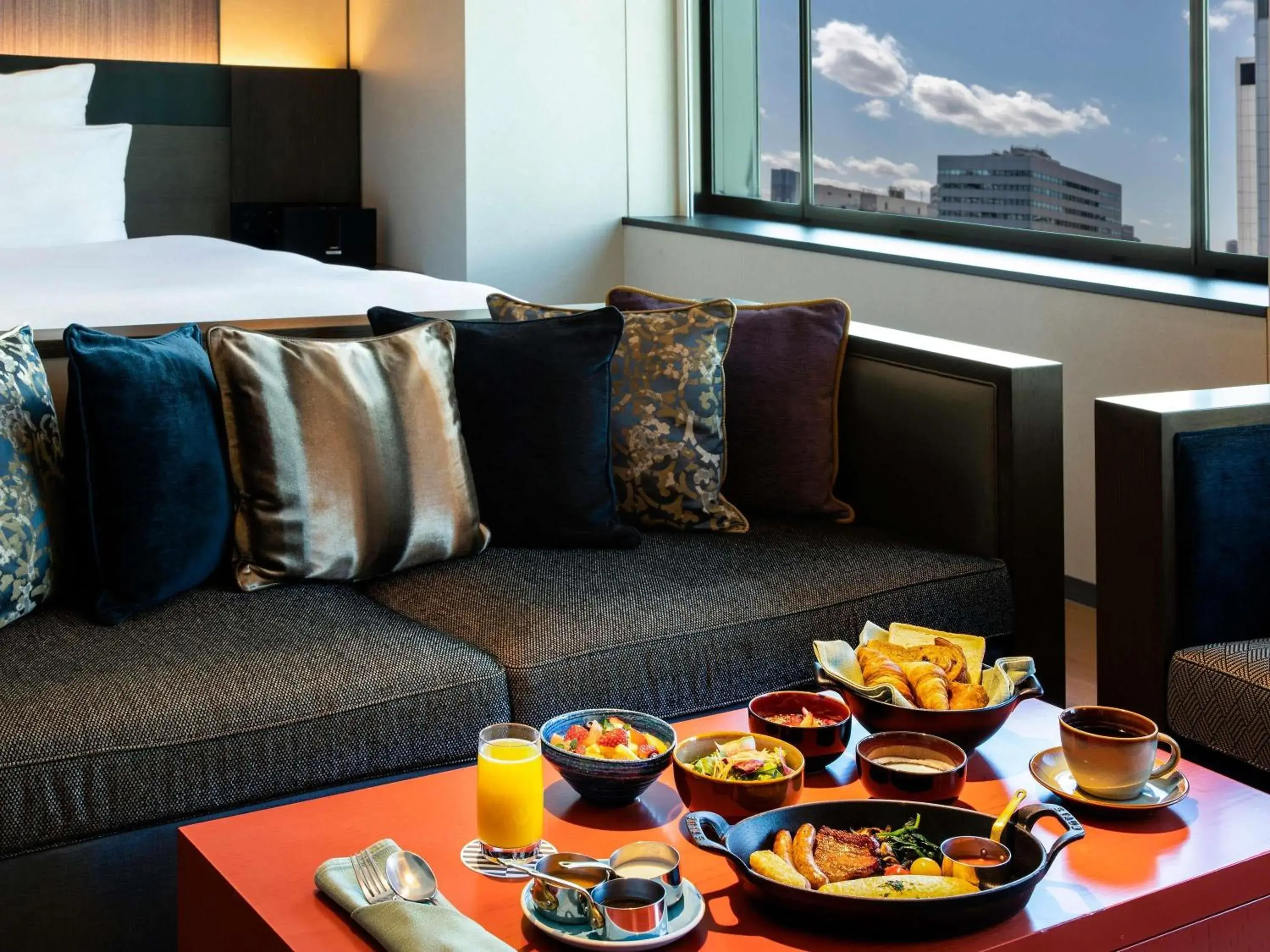 Superior King Suite with Lounge Access in Pullman Tokyo Tamachi Superior King Suite with Lounge Access in Pullman Tokyo Tamachi