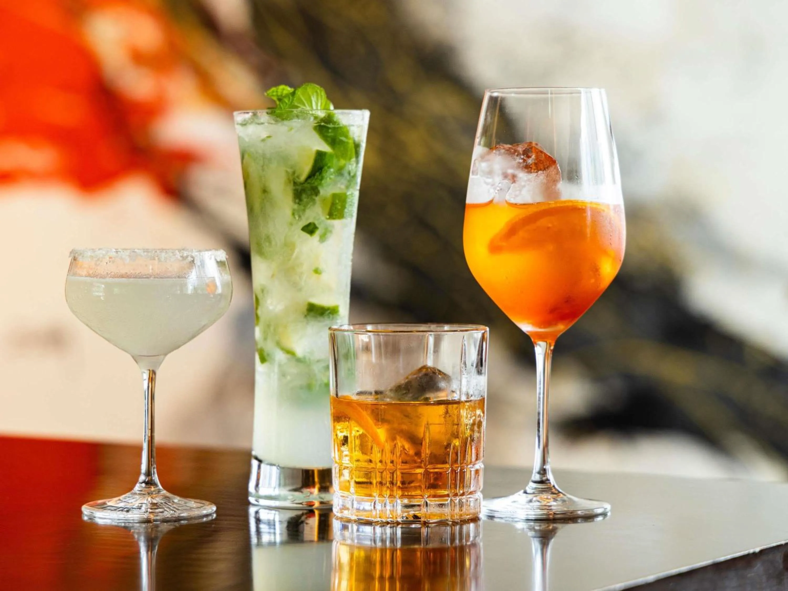 Lounge or bar in Pullman Tokyo Tamachi