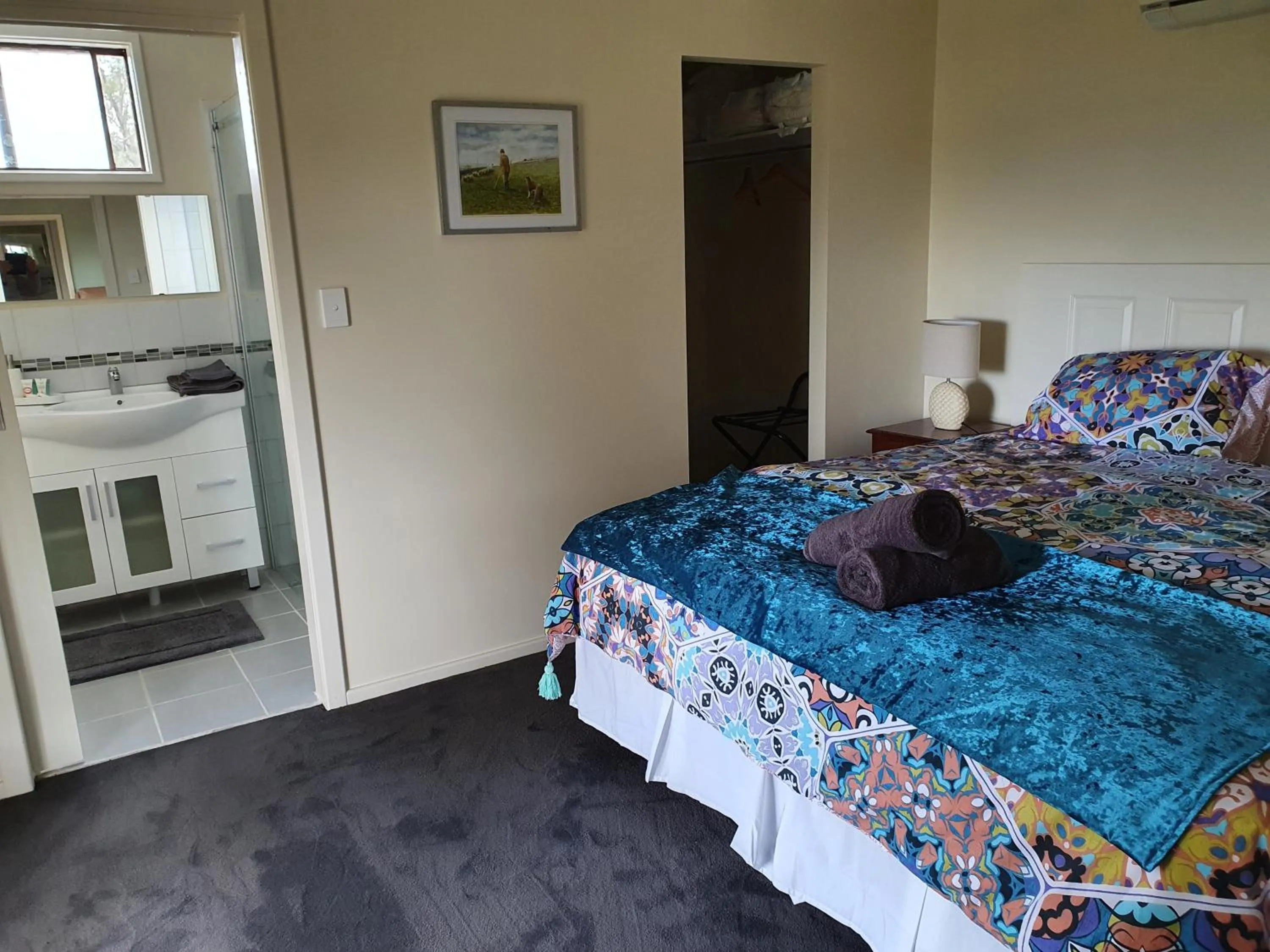 Bed in Pecan Hill BNB