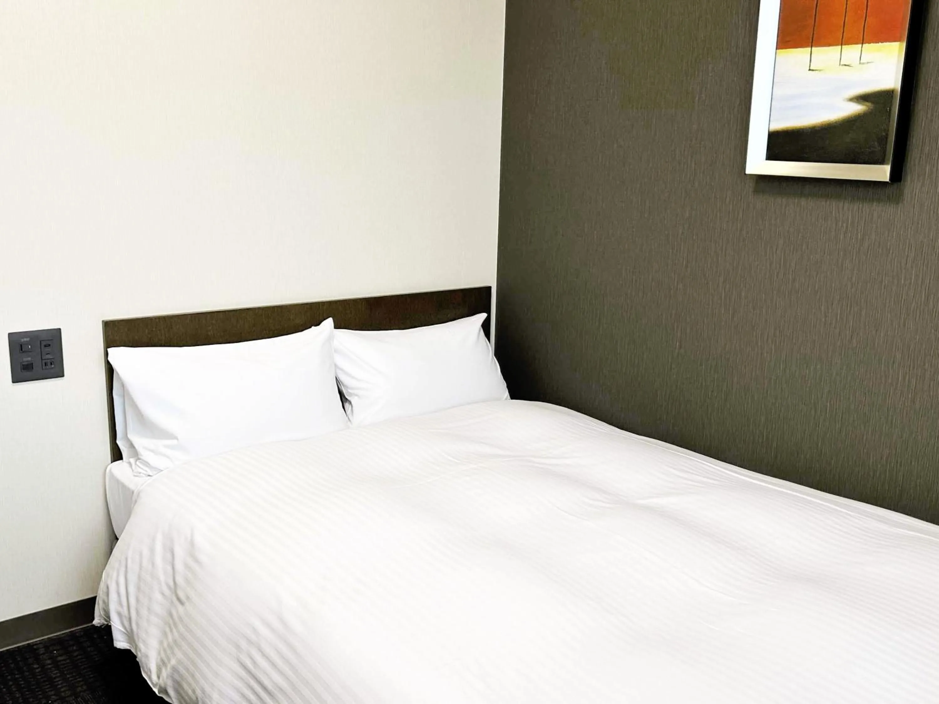 Photo of the whole room, Bed in Hotel Route-Inn Kakamigahara