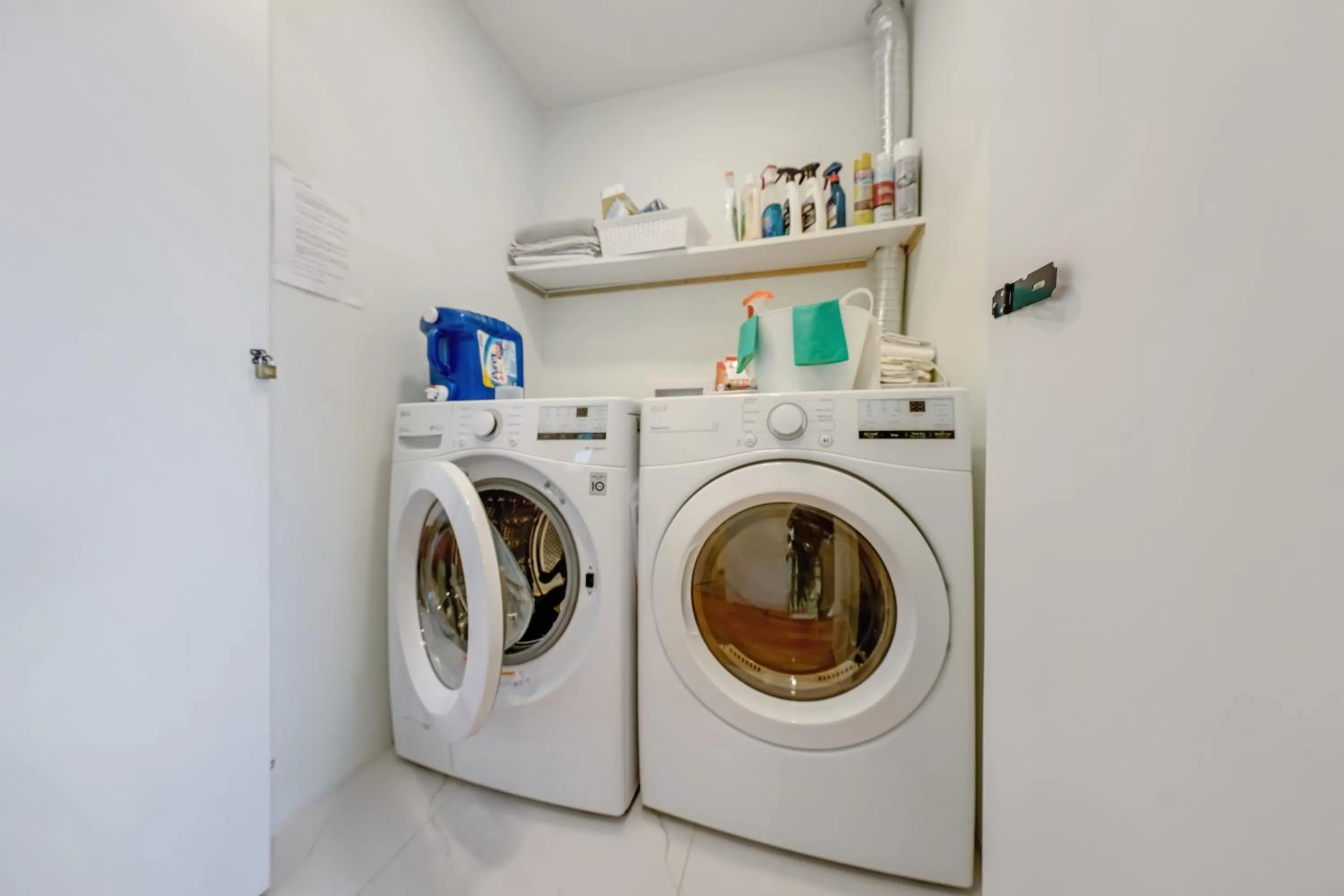 laundry in Quite House near the Vancouver Airport