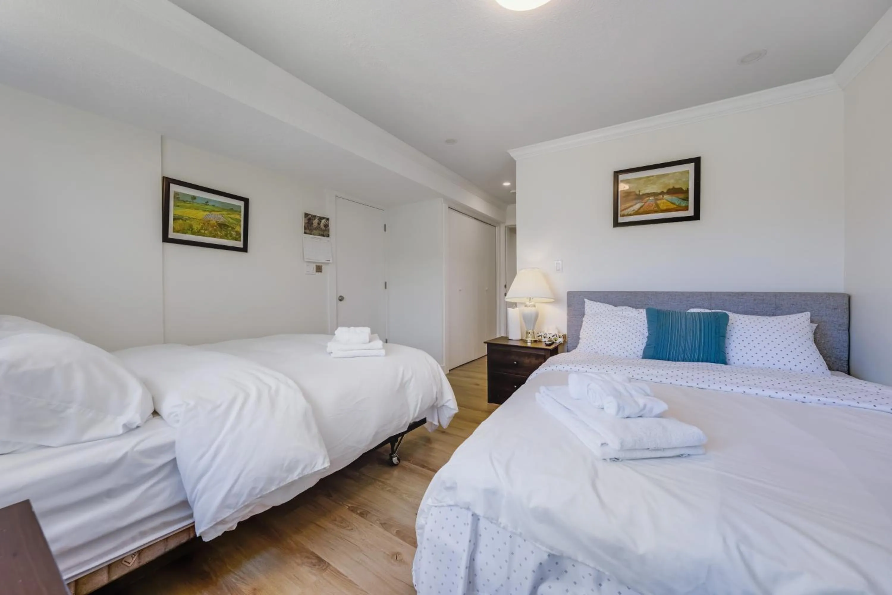 Bathroom, Bed in Quite House near the Vancouver Airport