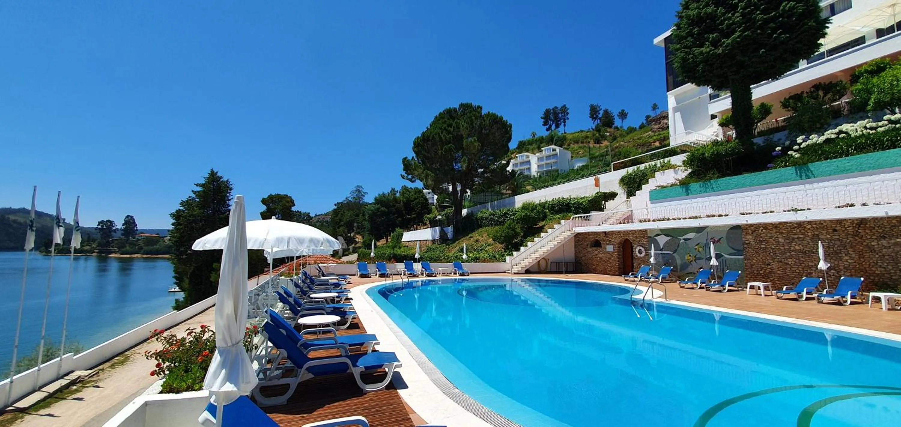 Swimming pool in Lago Azul Eco Hotel