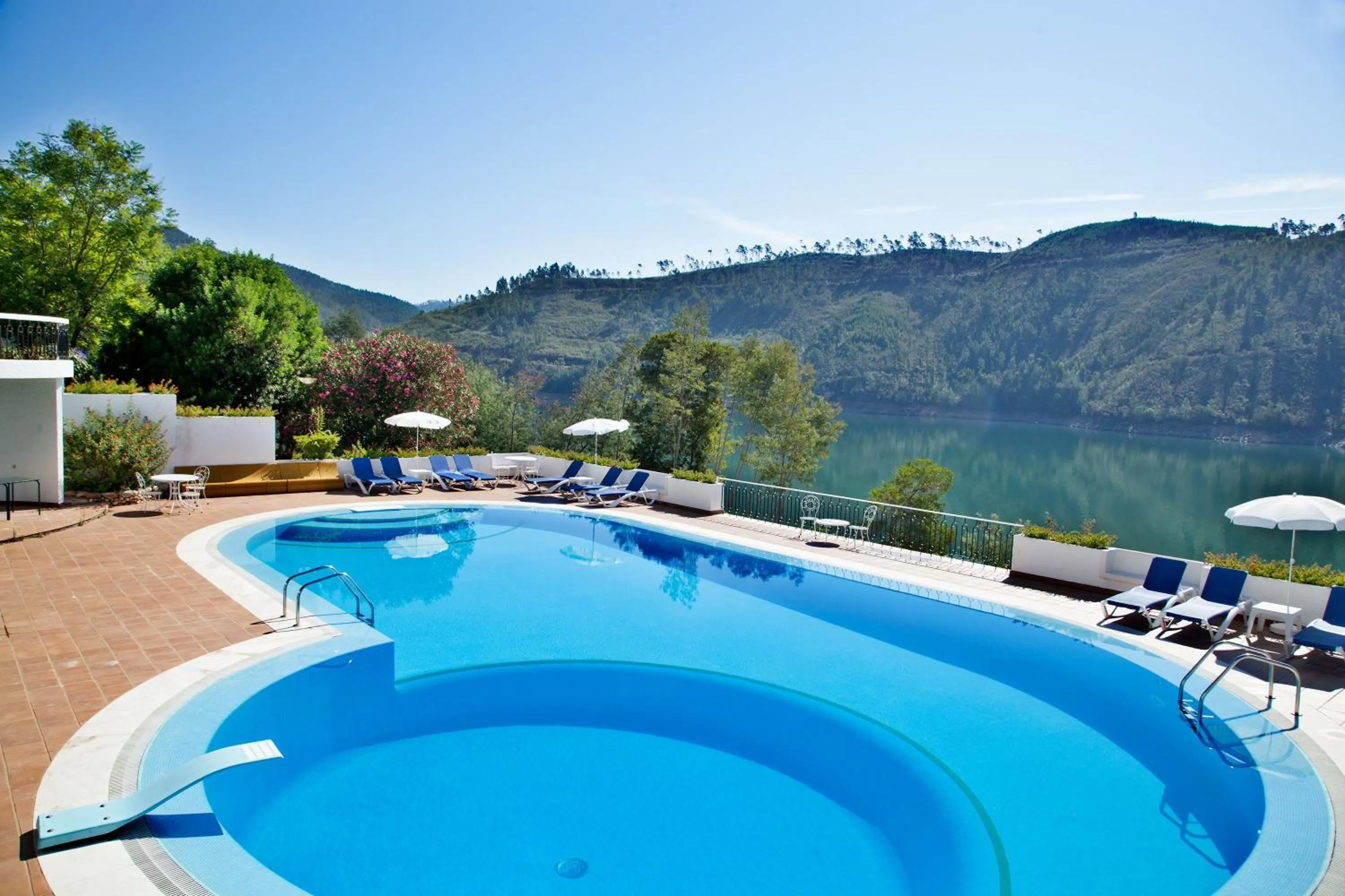 Swimming pool in Lago Azul Eco Hotel