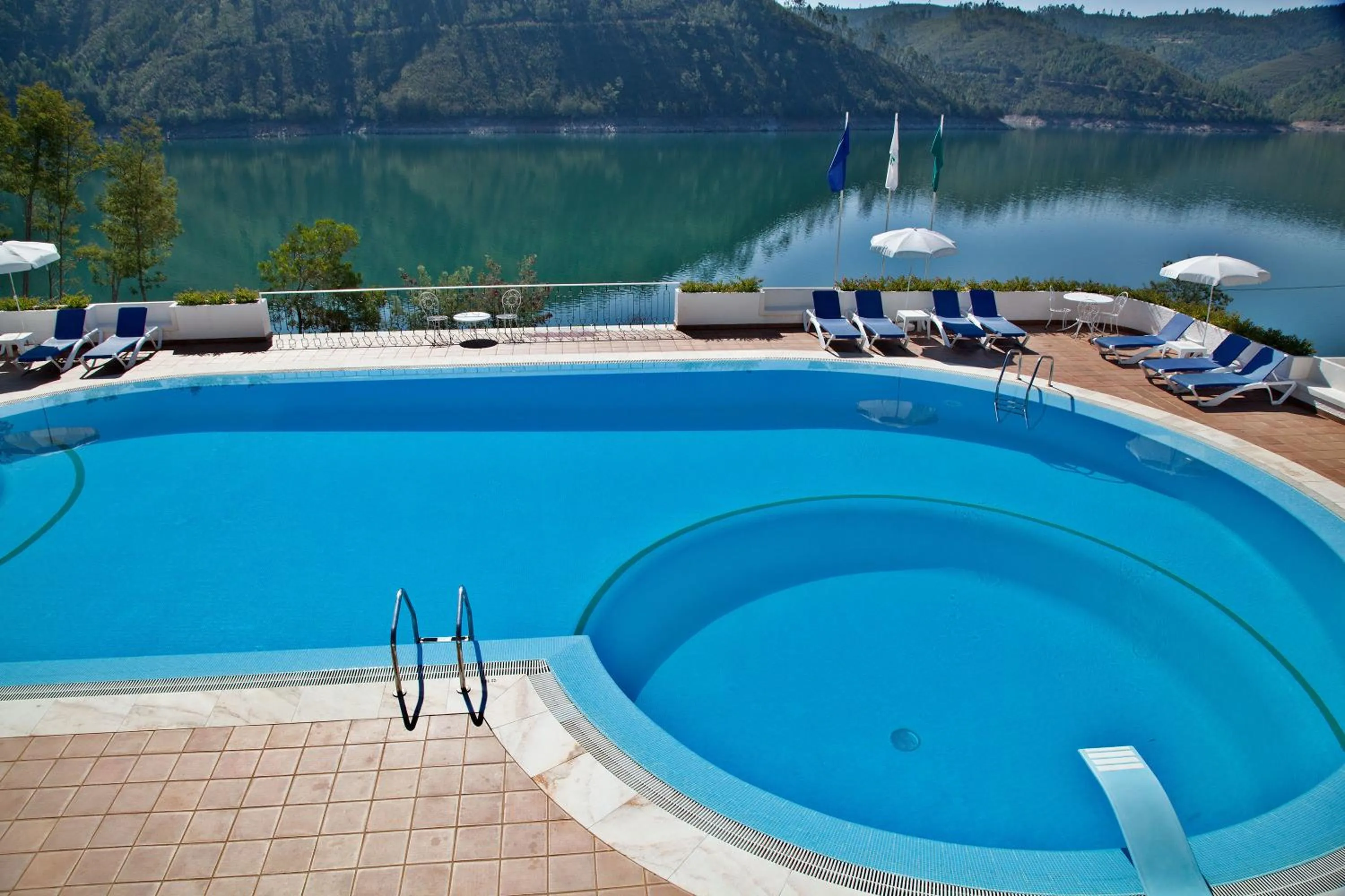 Swimming pool in Lago Azul Eco Hotel