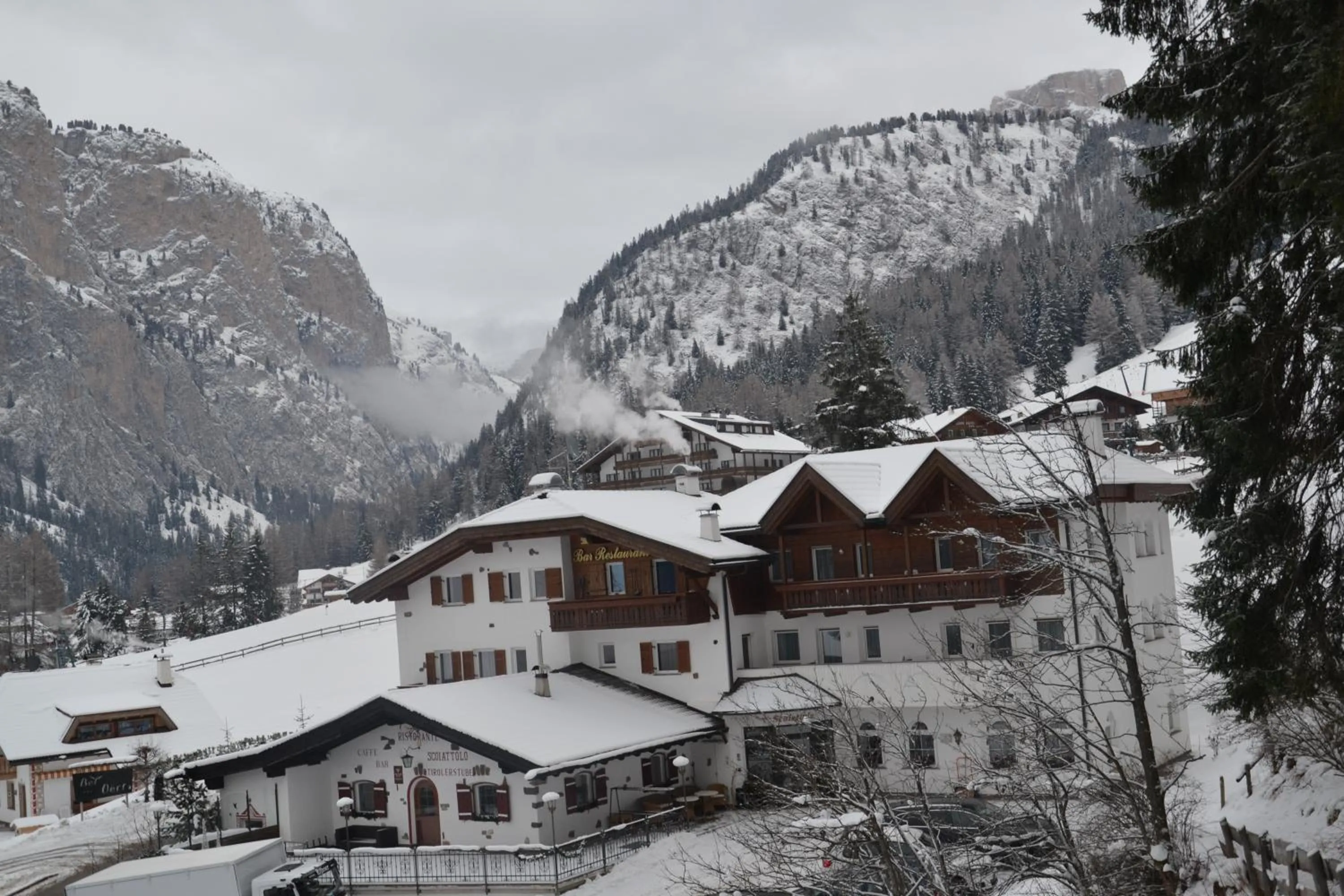 Facade/entrance in Hotel Scoiattolo