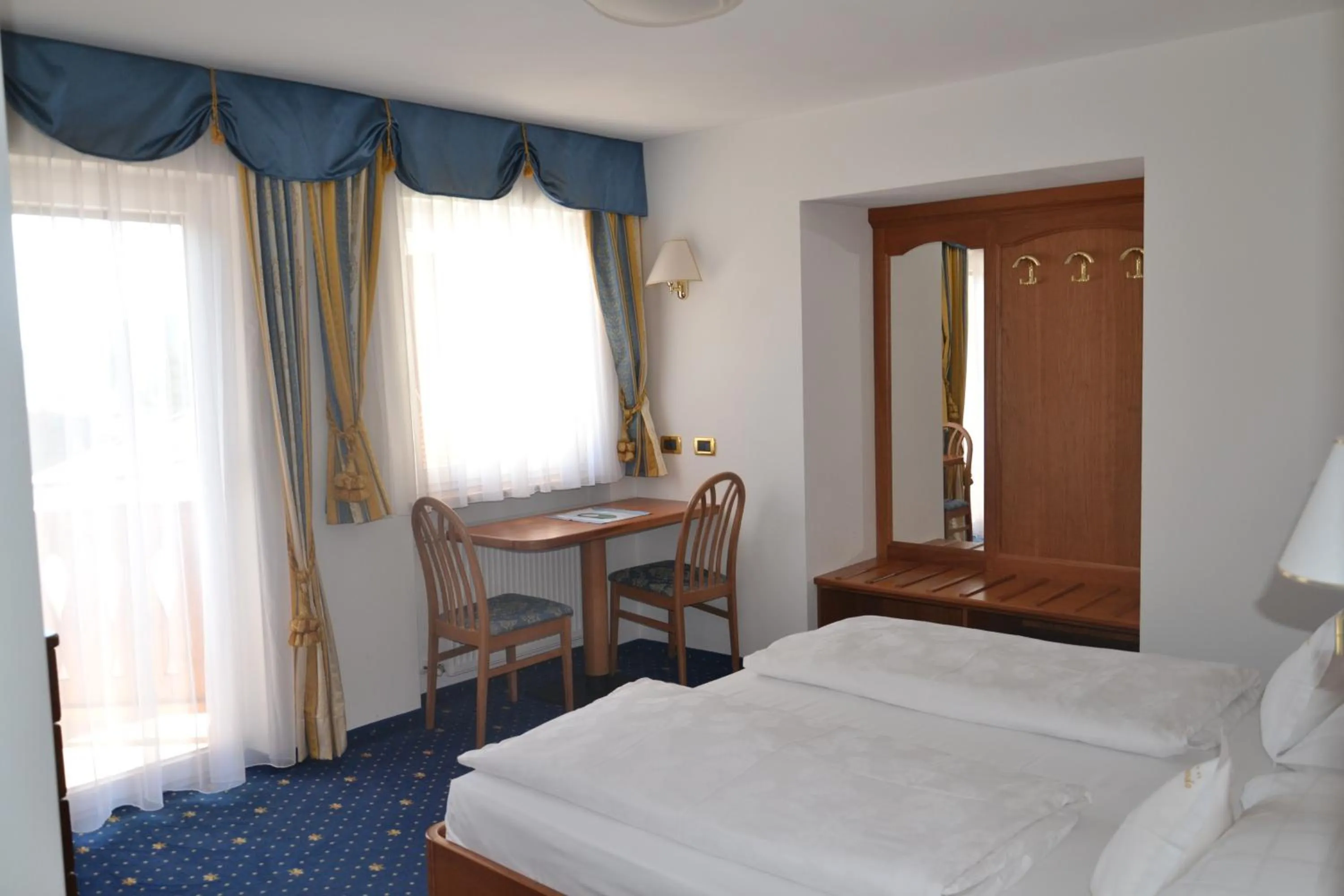 Photo of the whole room, Bed in Hotel Scoiattolo