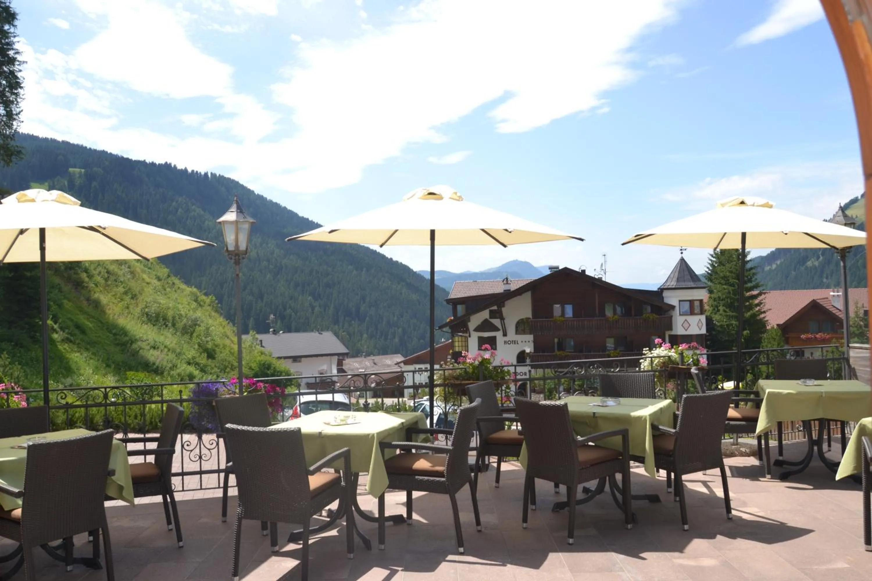 Restaurant/places to eat in Hotel Scoiattolo