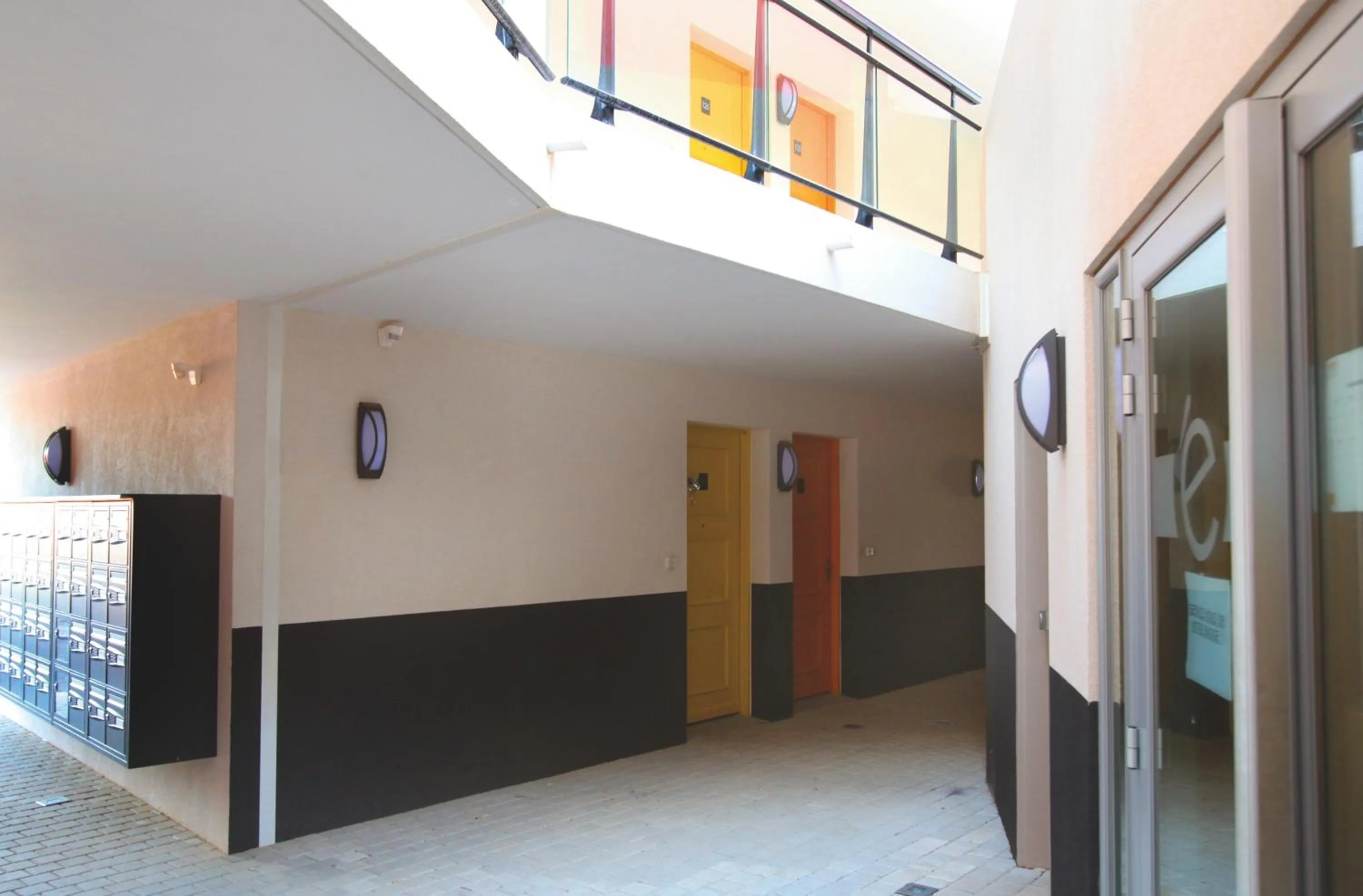 Facade/entrance in Résidence Les Portes d'Espagne