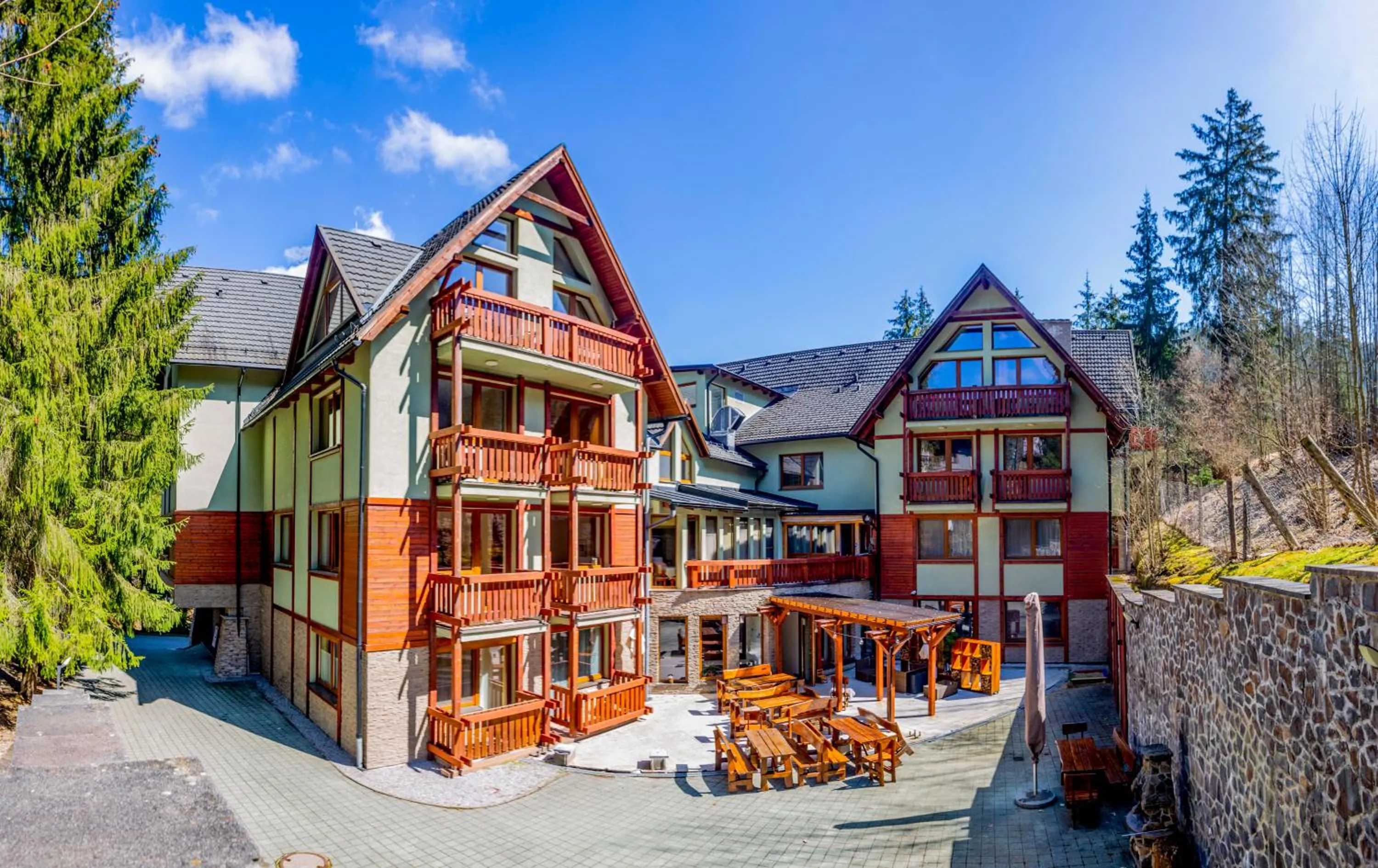 Property building in Apartmánový dom Fatrapark 1 s Wellness - Hlavná recepcia