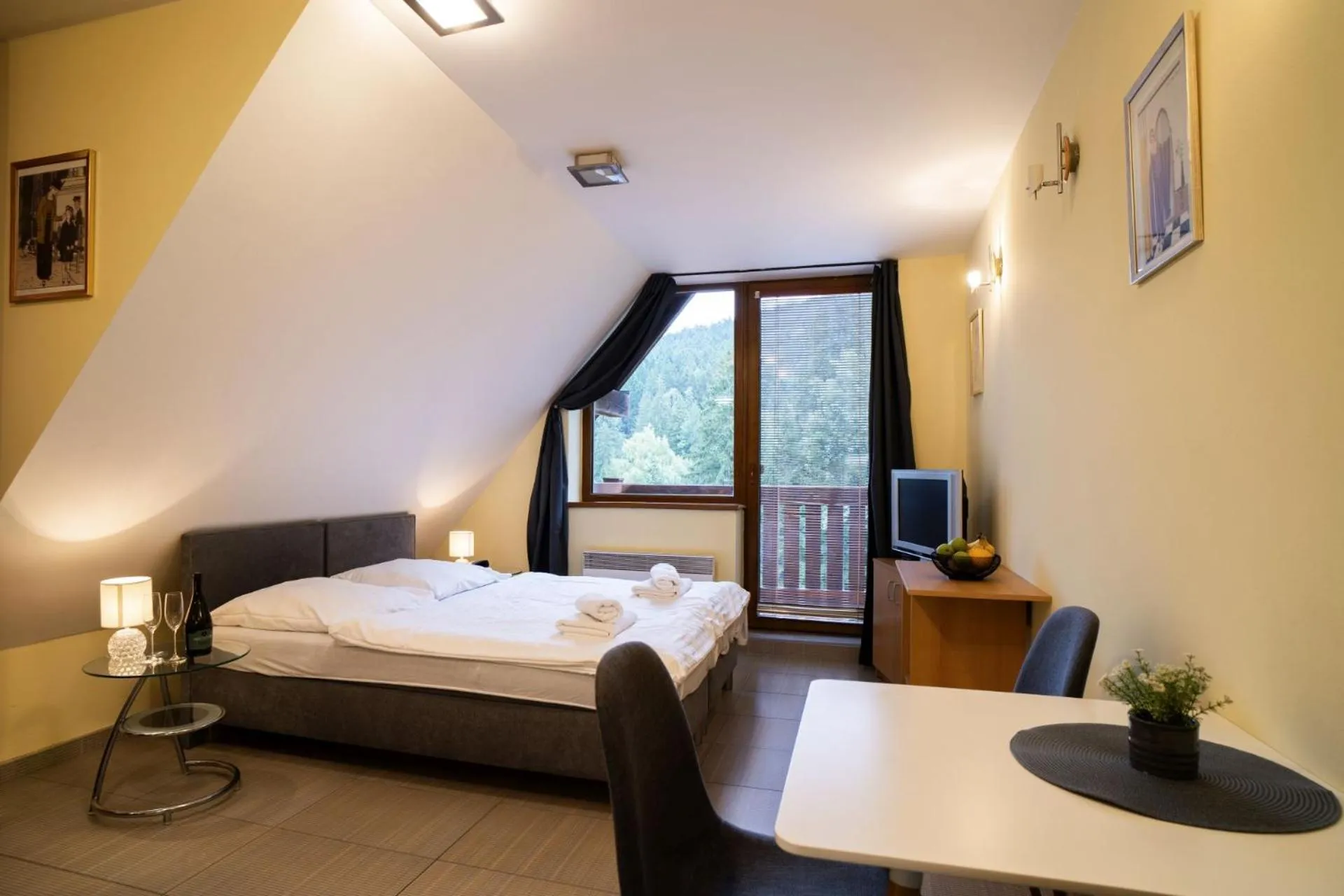 Photo of the whole room, Bed in Apartmánový dom Fatrapark 1 s Wellness - Hlavná recepcia