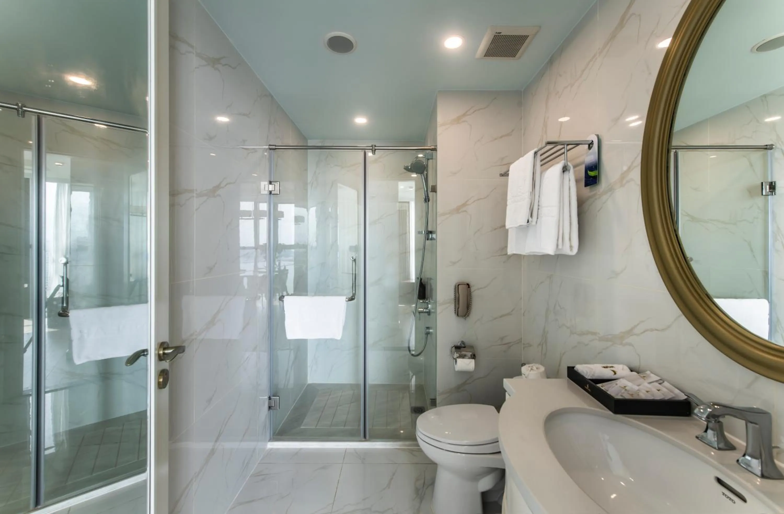 Bathroom in Vinpearl Beachfront Nha Trang