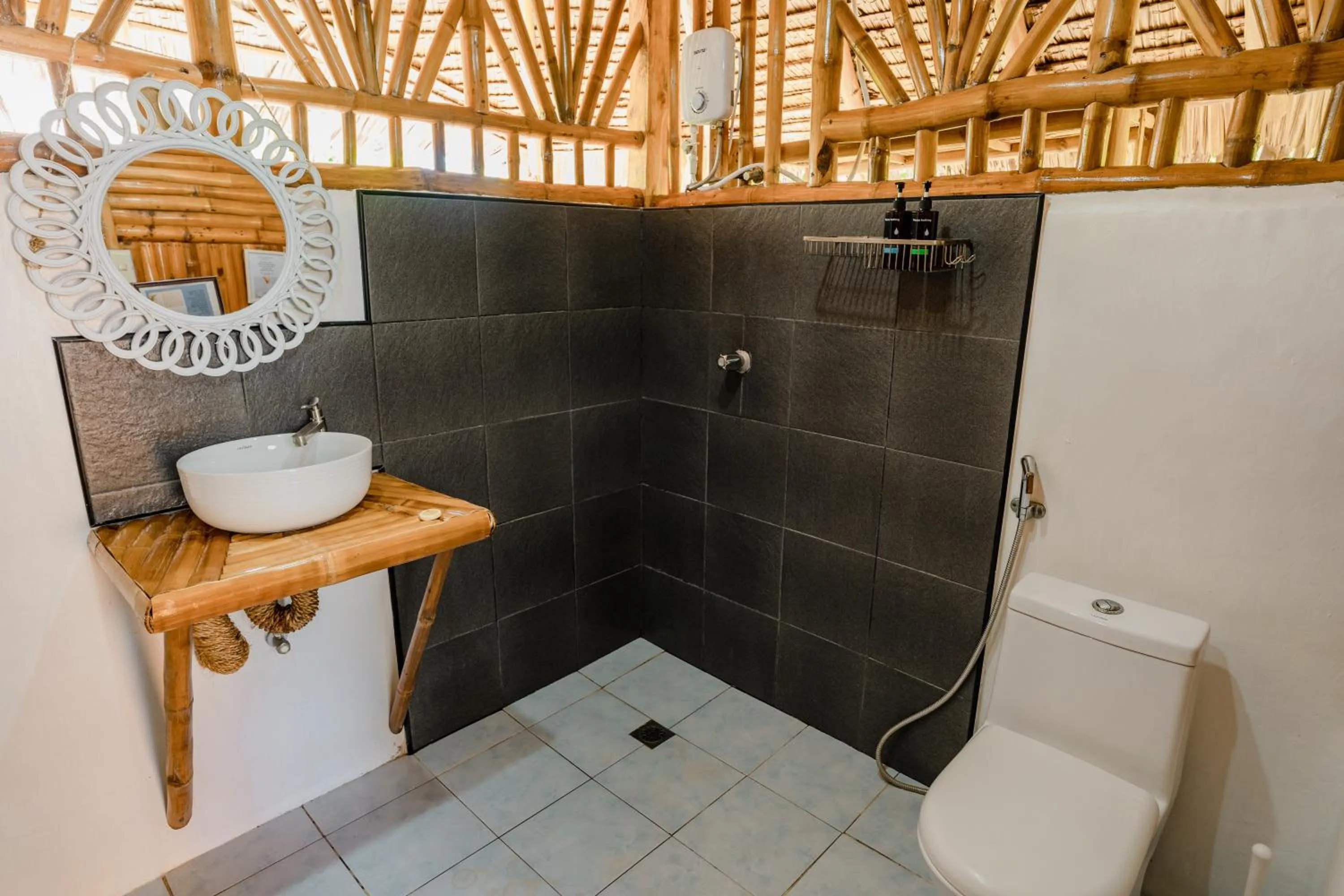 Shower in Tongo Hill Cottages