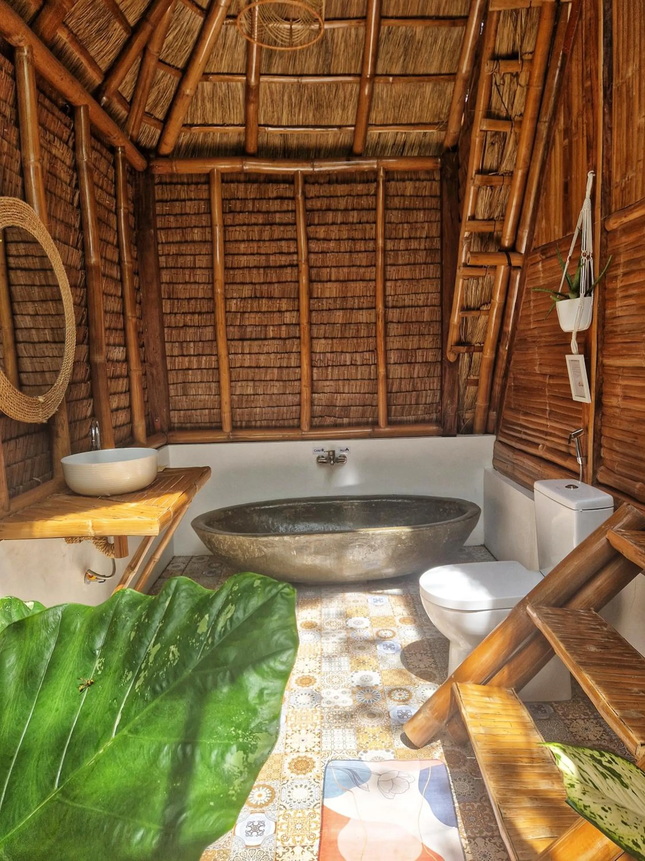 Bathroom in Tongo Hill Cottages