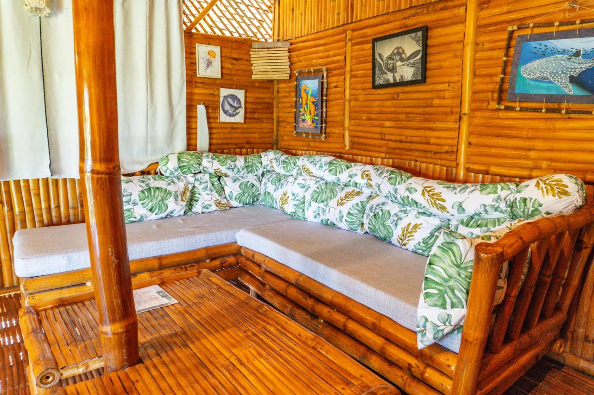 Living room in Tongo Hill Cottages