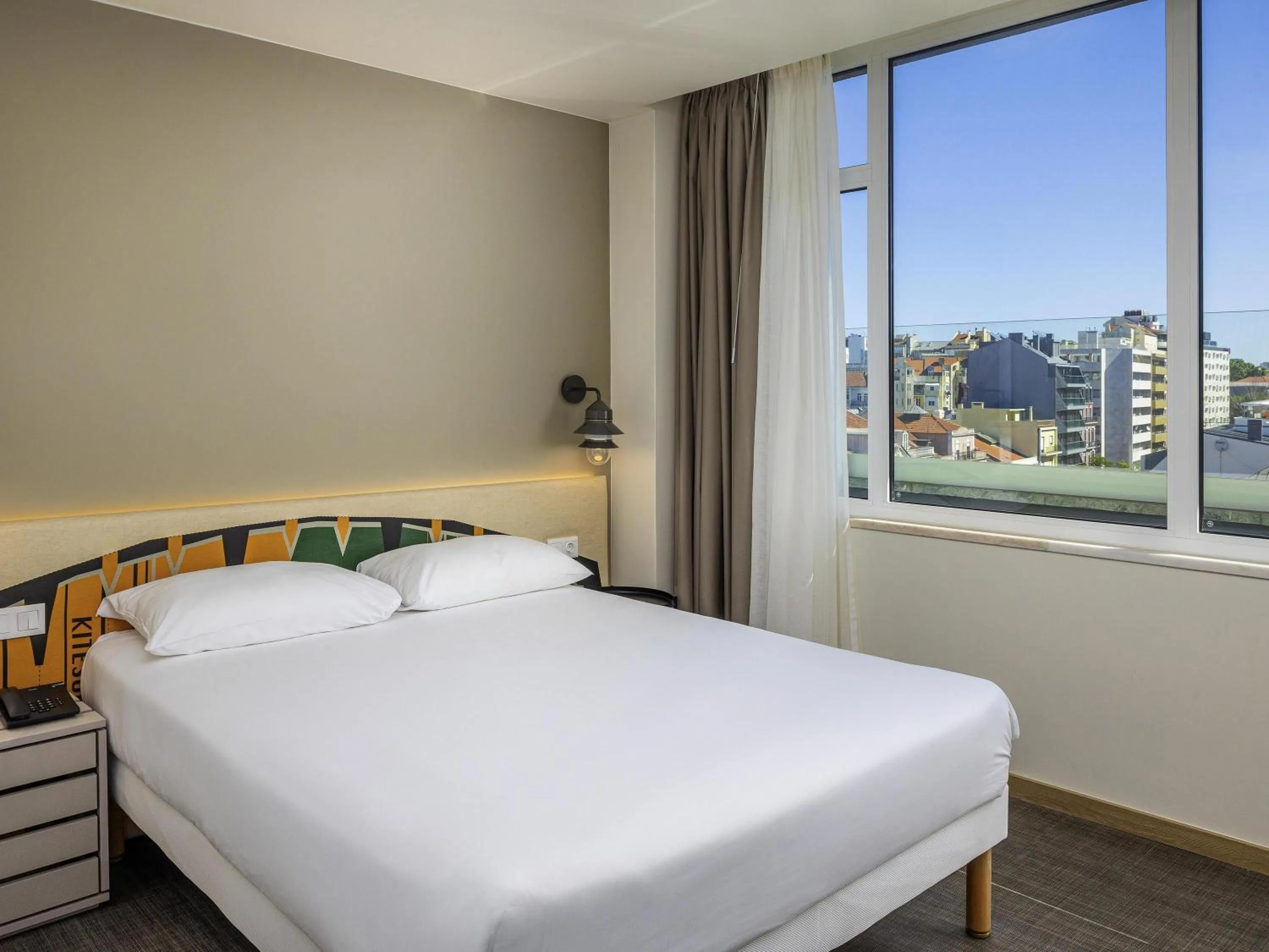 Bedroom, Bed in Ibis Styles Lisboa Centro Liberdade NE