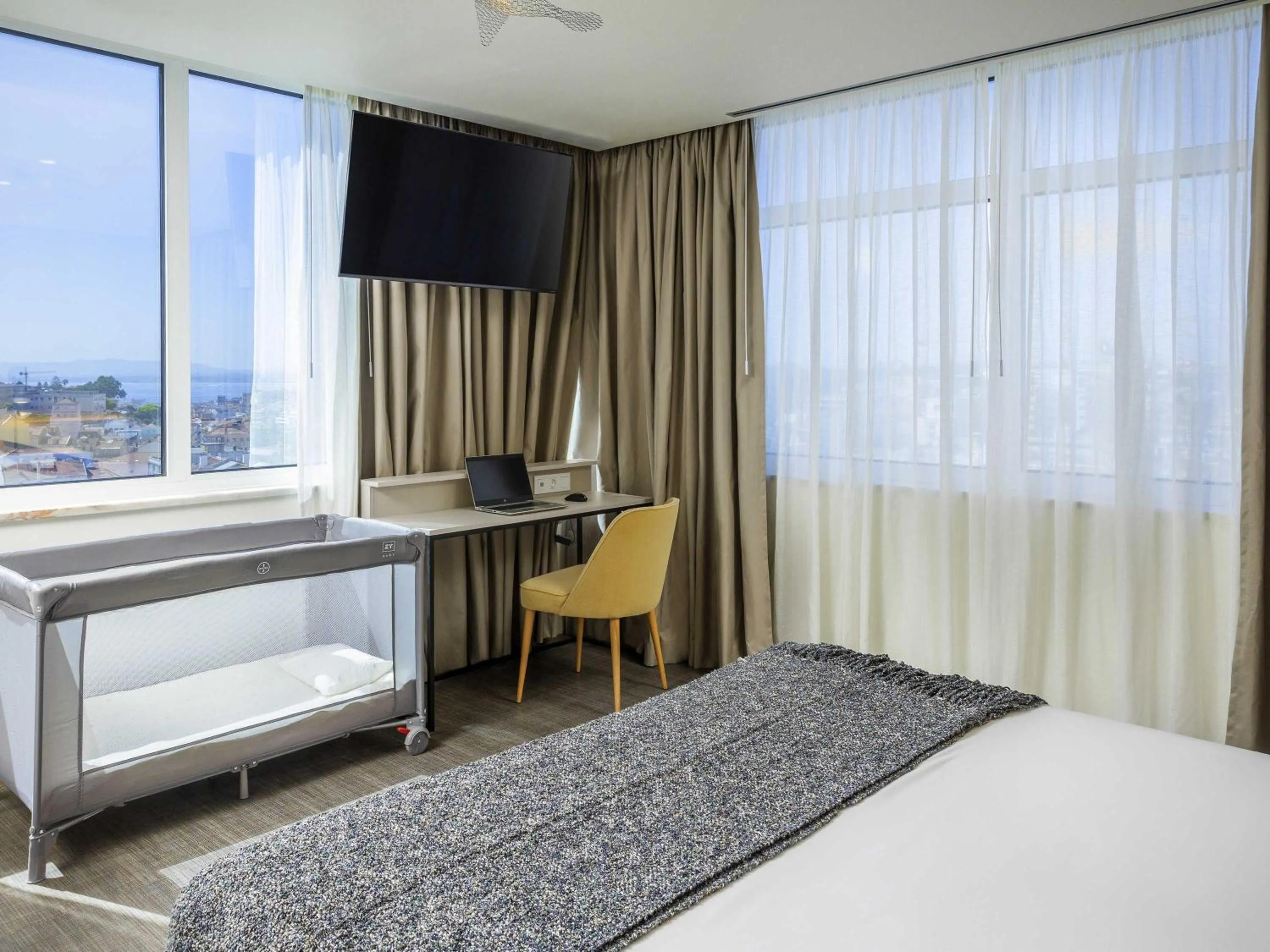 Bedroom, Bed in Ibis Styles Lisboa Centro Liberdade NE