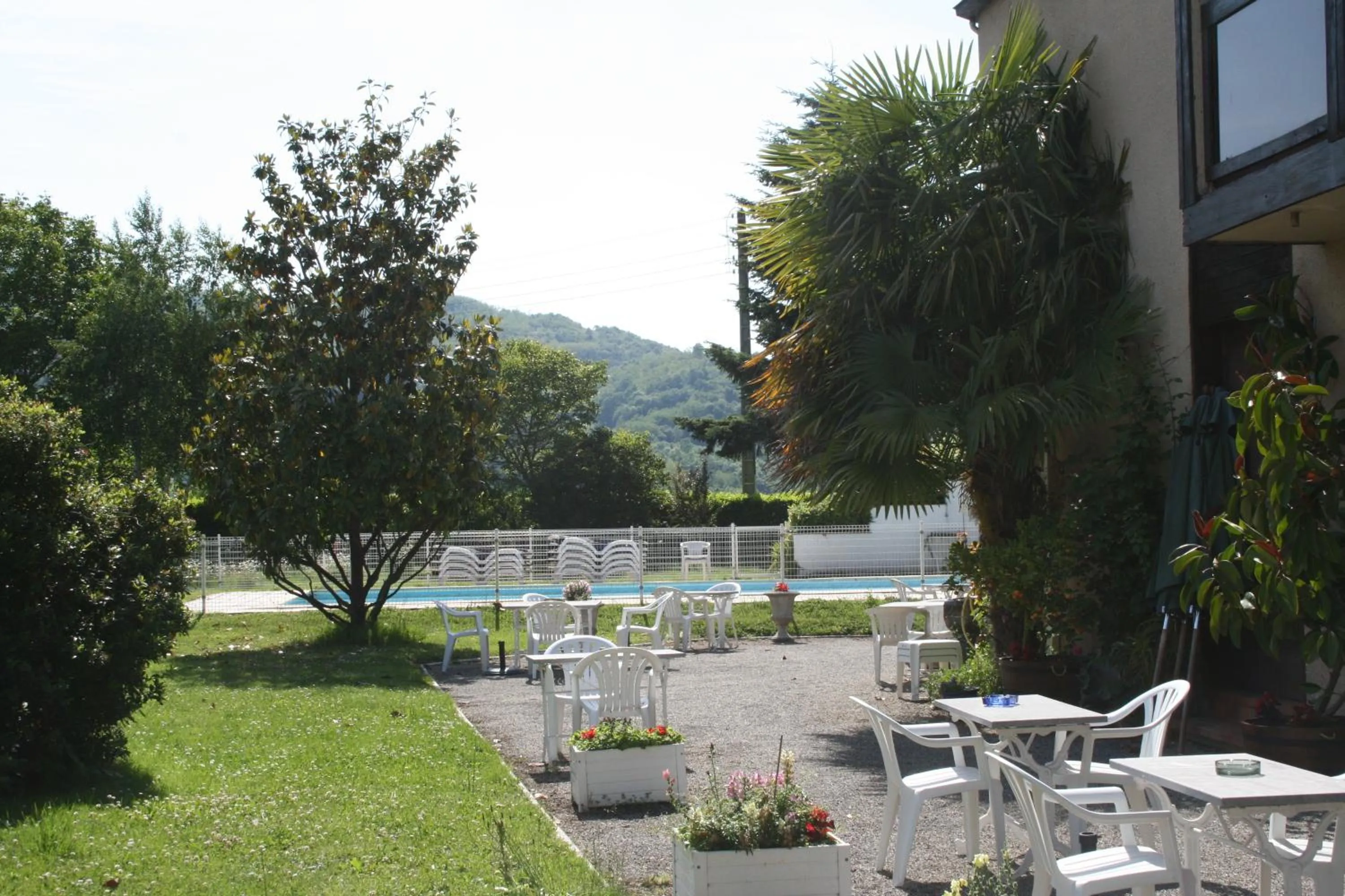 Patio in Hôtel Pyrène