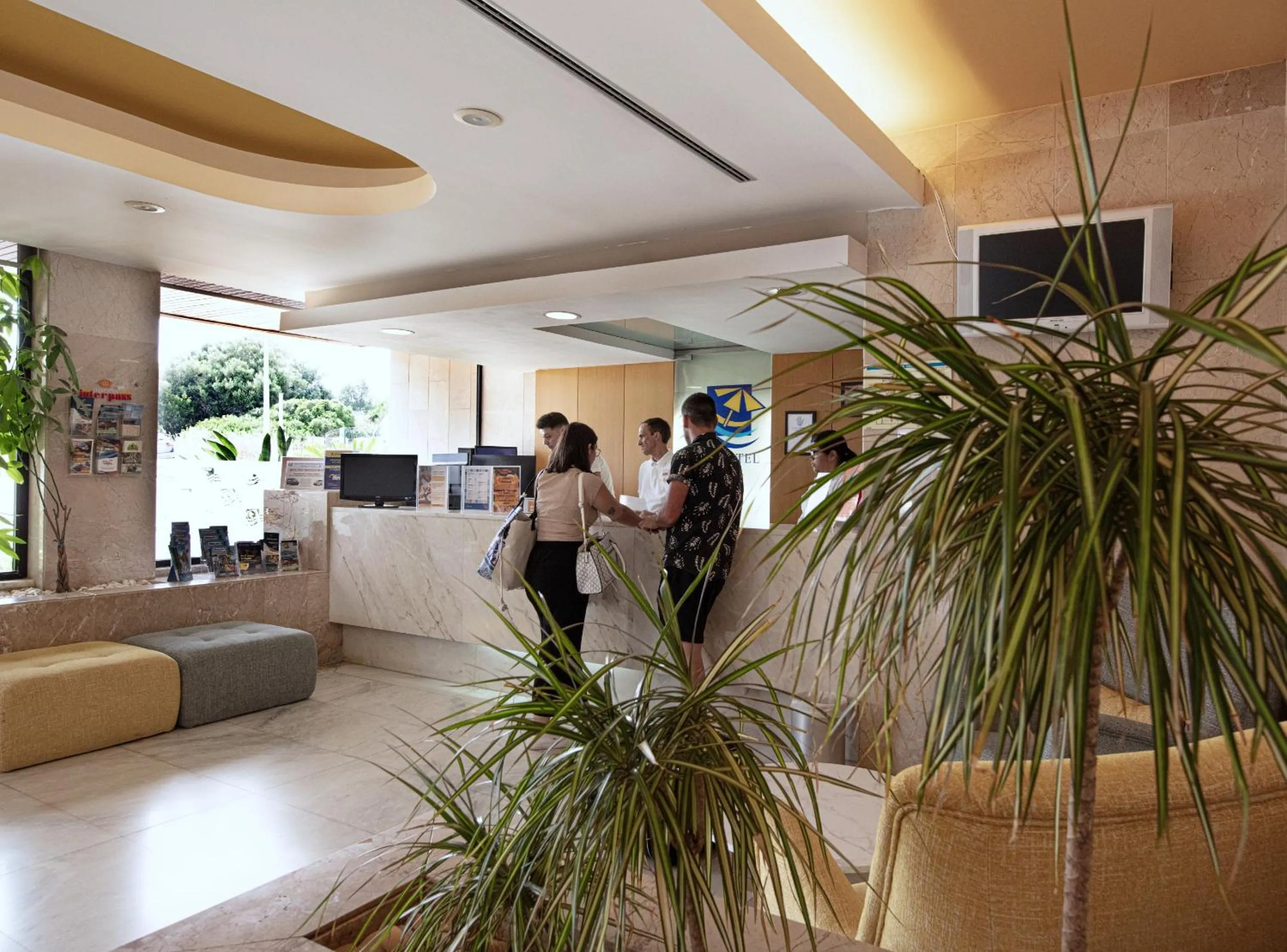Lobby or reception in Interpass Vau Hotel Apartamentos