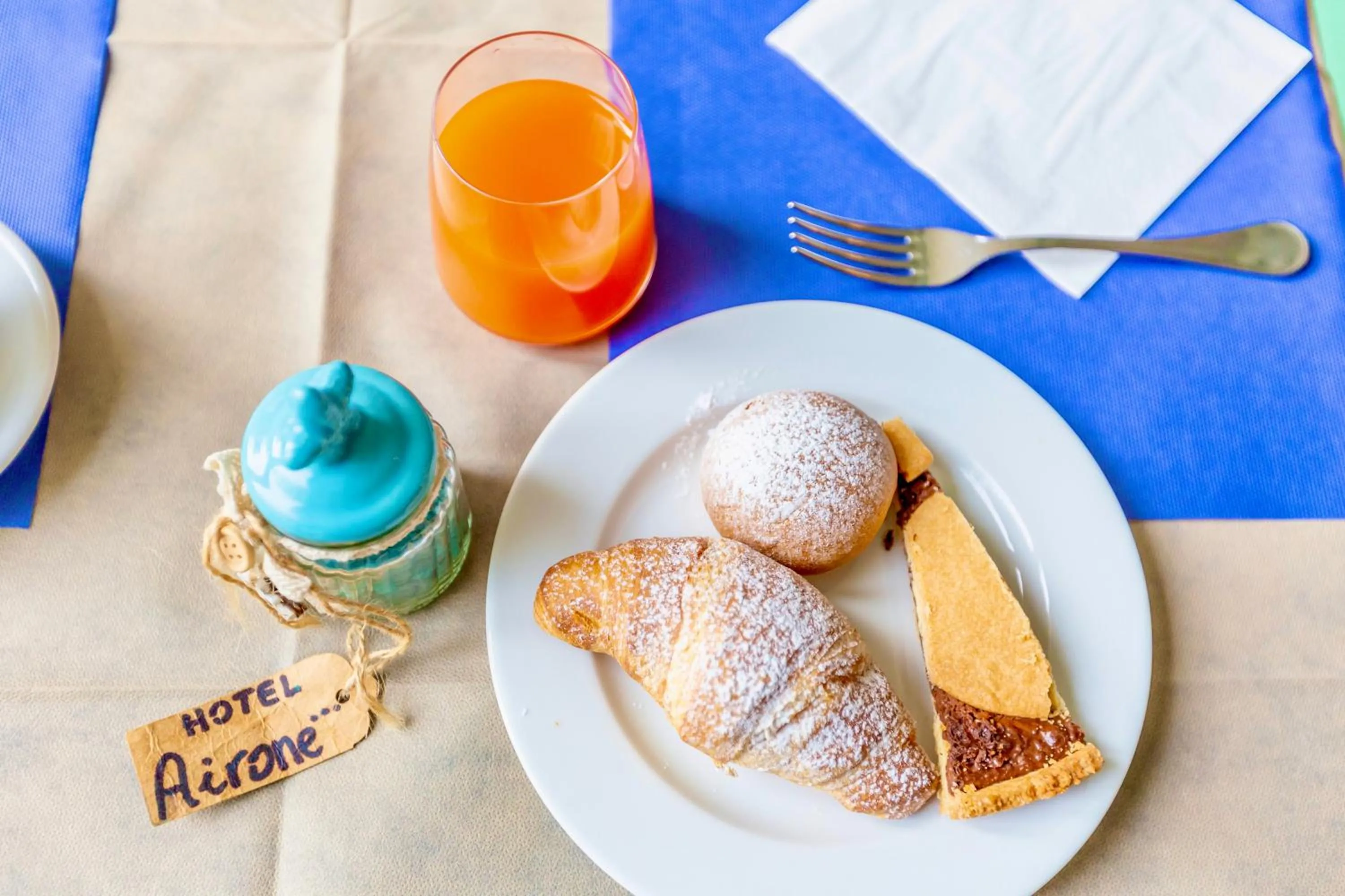 Restaurant/places to eat in Hotel Airone