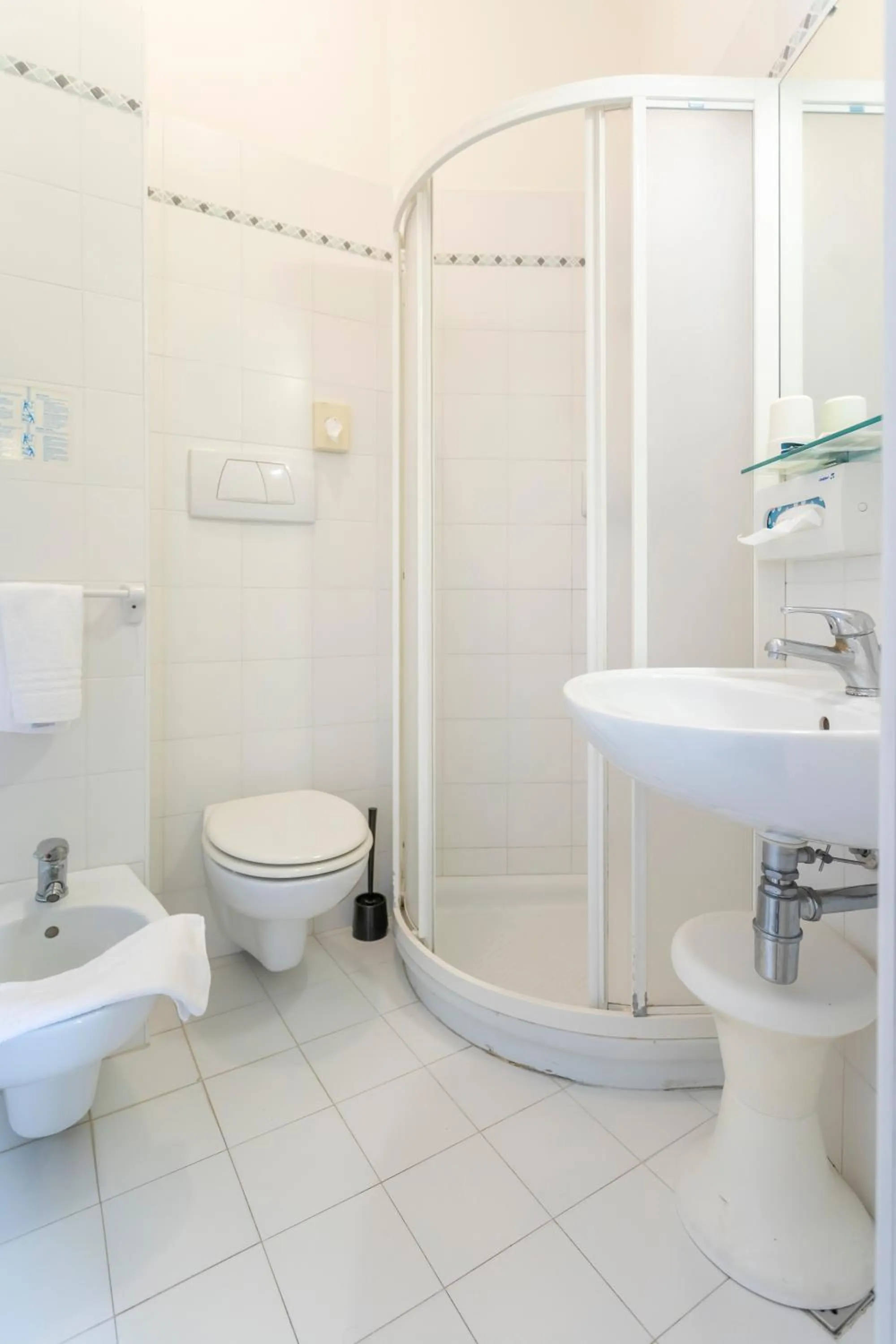 Bathroom in Hotel Airone