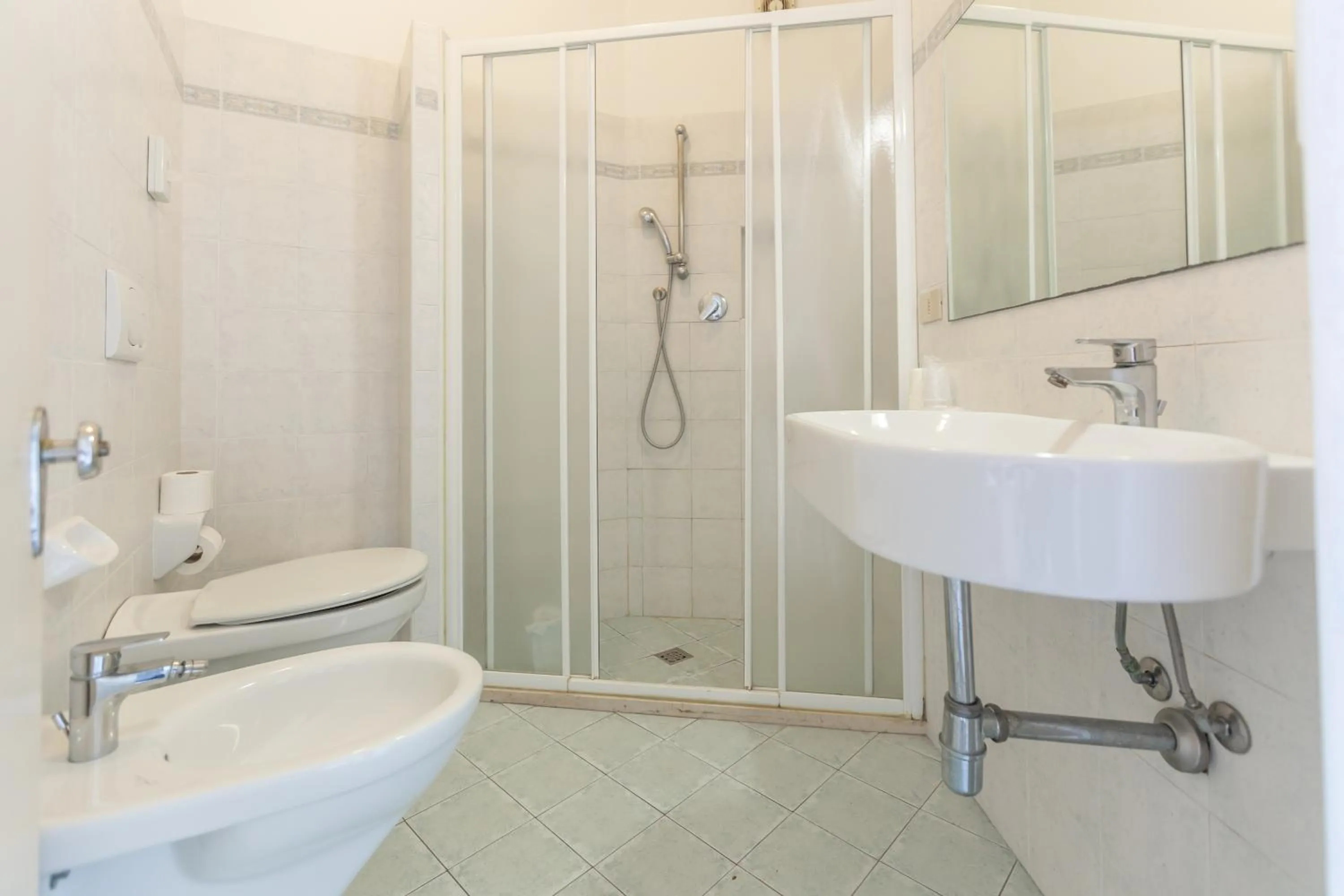 Bathroom in Hotel Airone