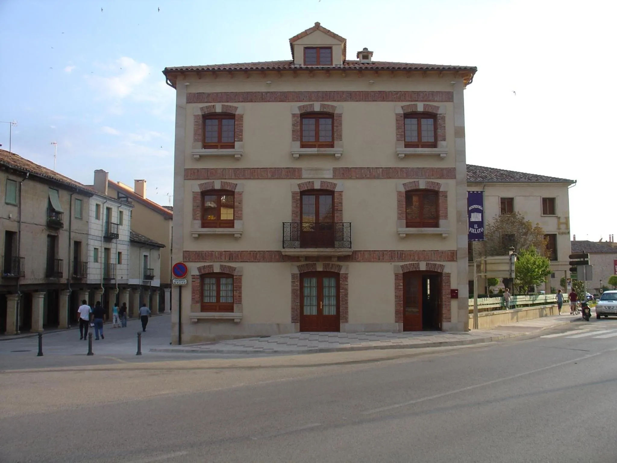 Property building in Hospederia el Fielato