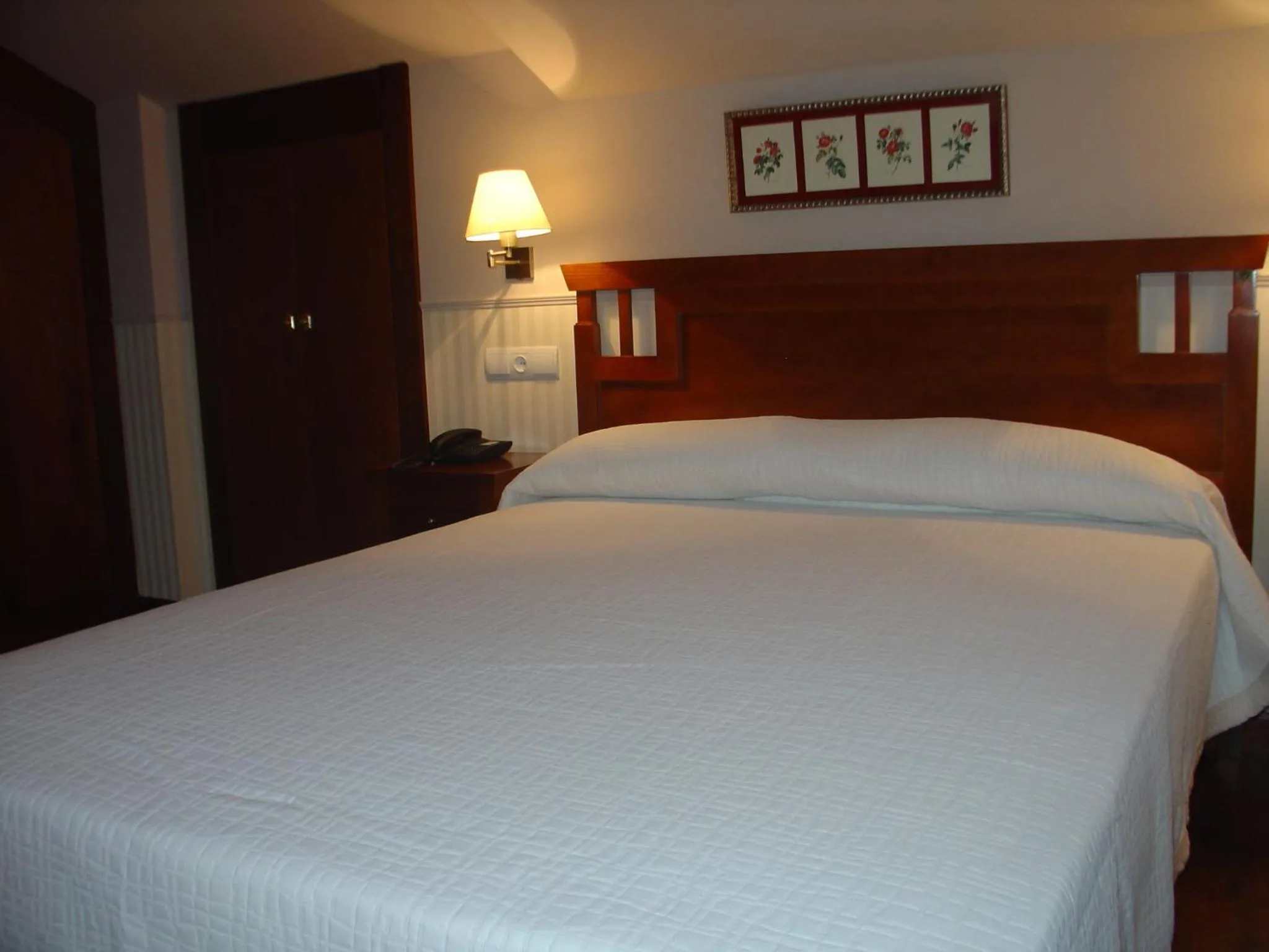 Photo of the whole room, Bed in Hospederia el Fielato